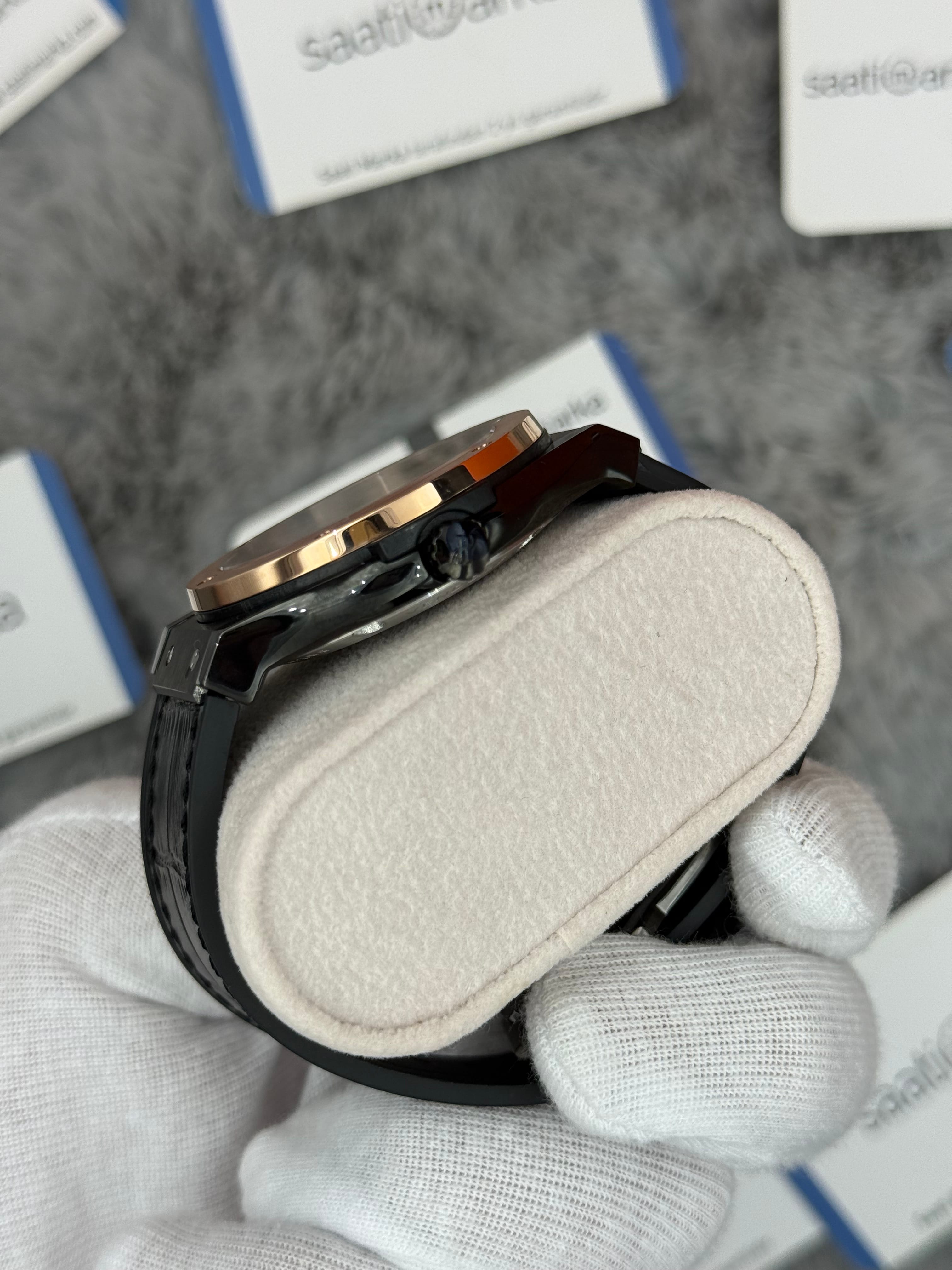 HUBLOT vendome 41mm siyah kasa siyah kadran siyah deri kordon erkek kol saati