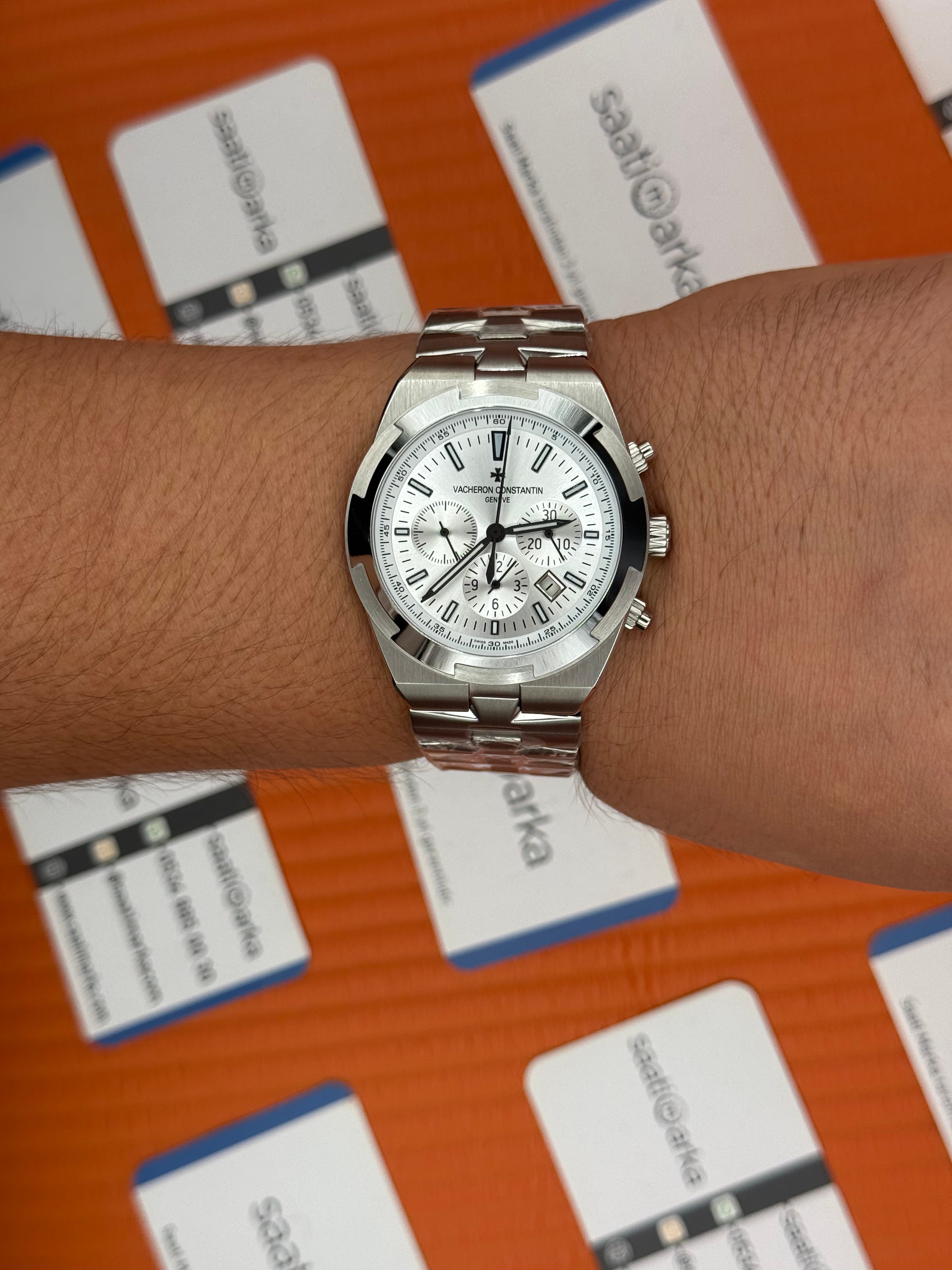 VACHERON CONSTANTIN overseas chronograph beyaz kadran silver kasa kordon erkek kol saati