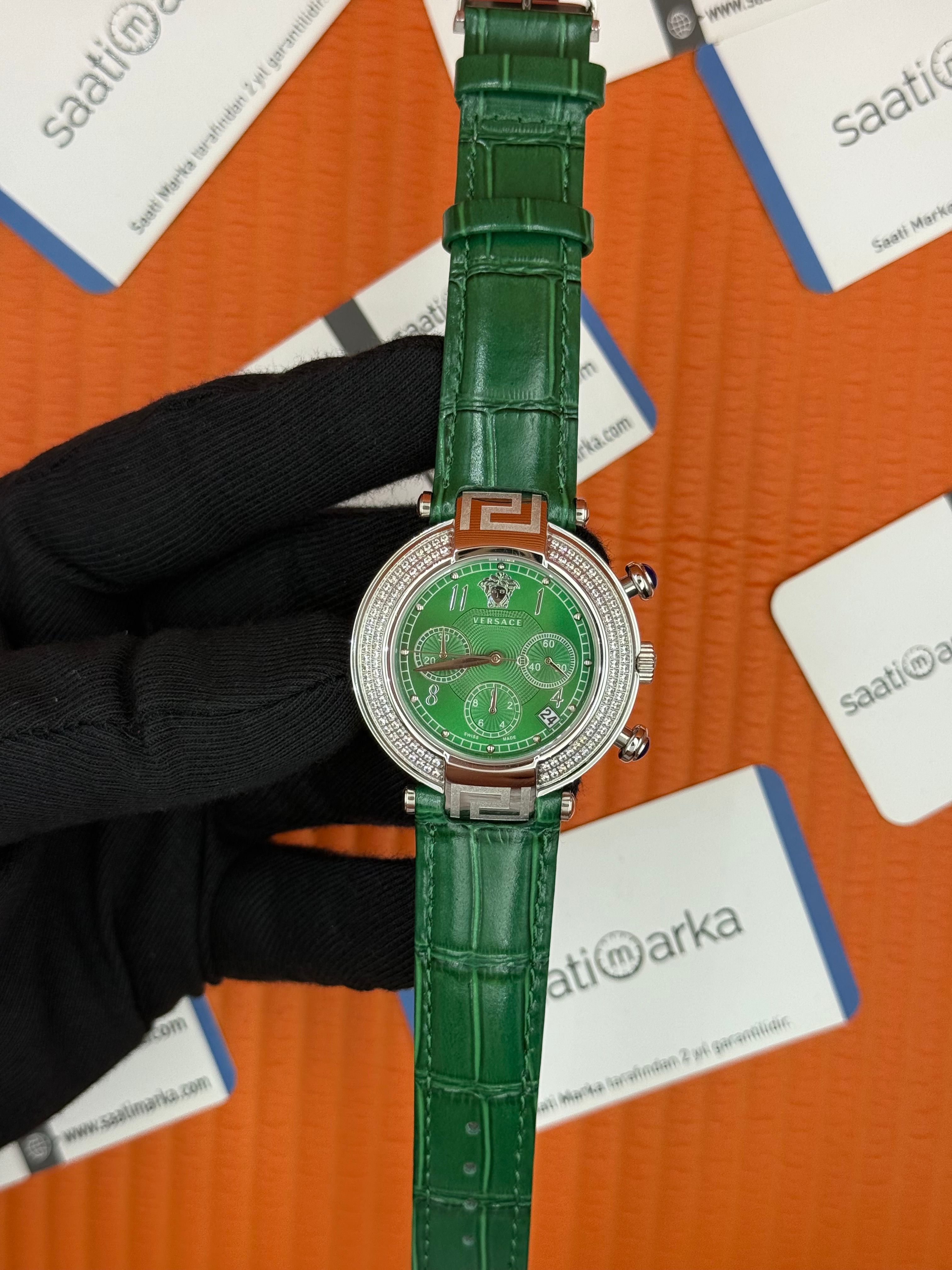 VERSACE taşlı bezel yeşil kadran yeşil deri kordon silver kasa kadın  kol saati