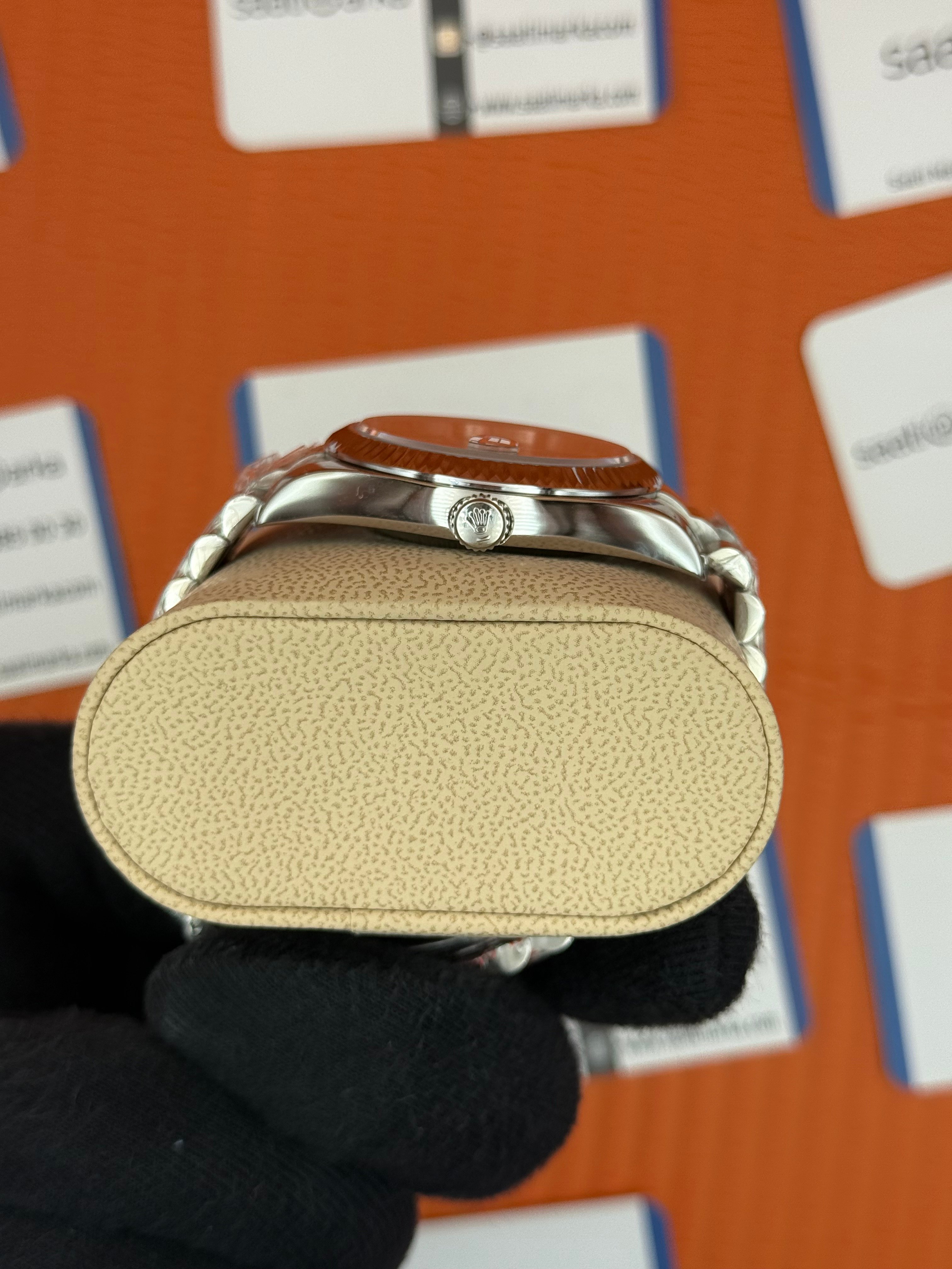 ROLEX Day Date cherry dial silver president kordon