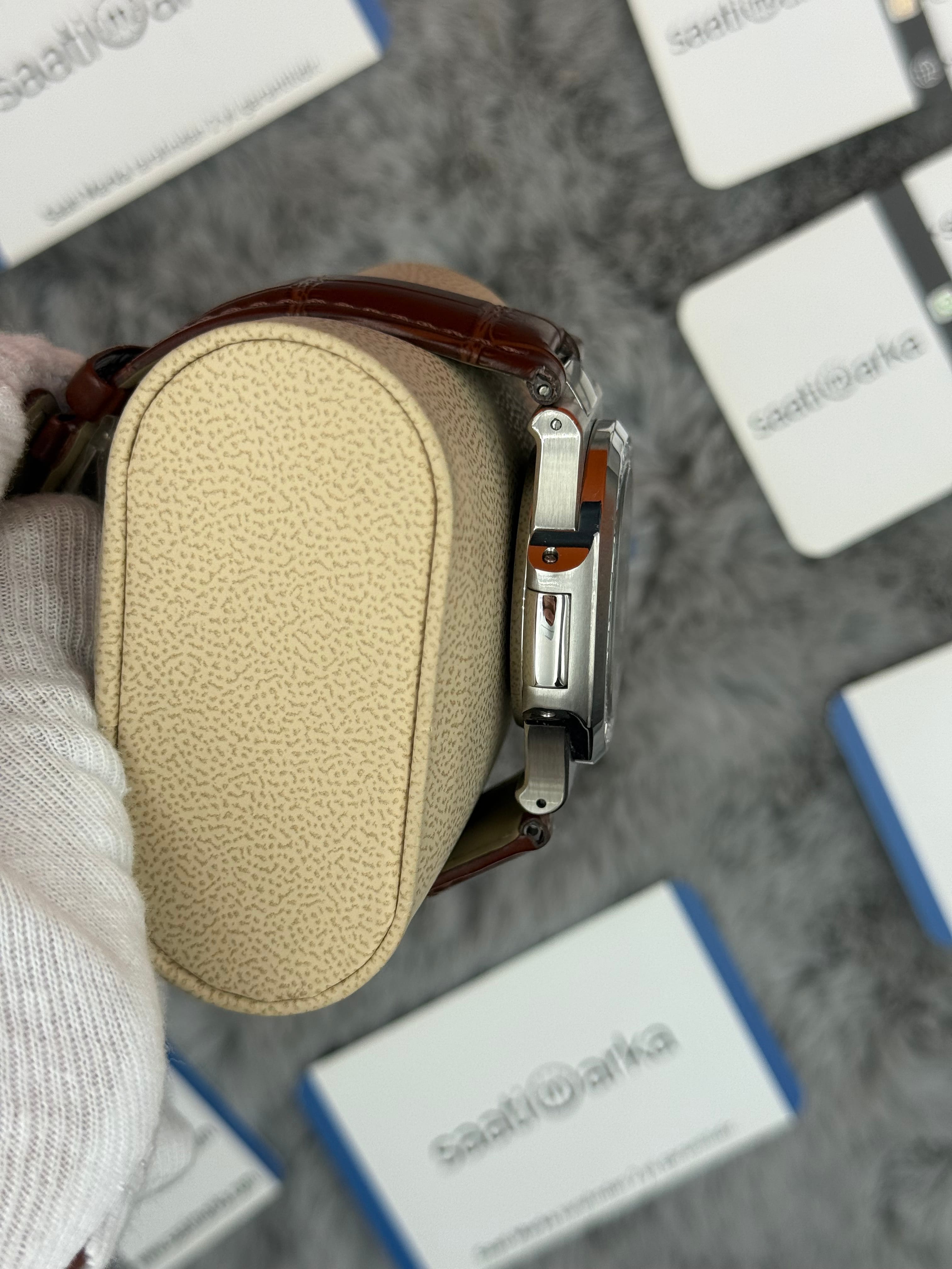 PATEK PHİLİPPE nautilus moontphase 5712 taşlı bezel kahverengi kadran kahverengi deri kordon silver kasa 40mm erkek kol saati