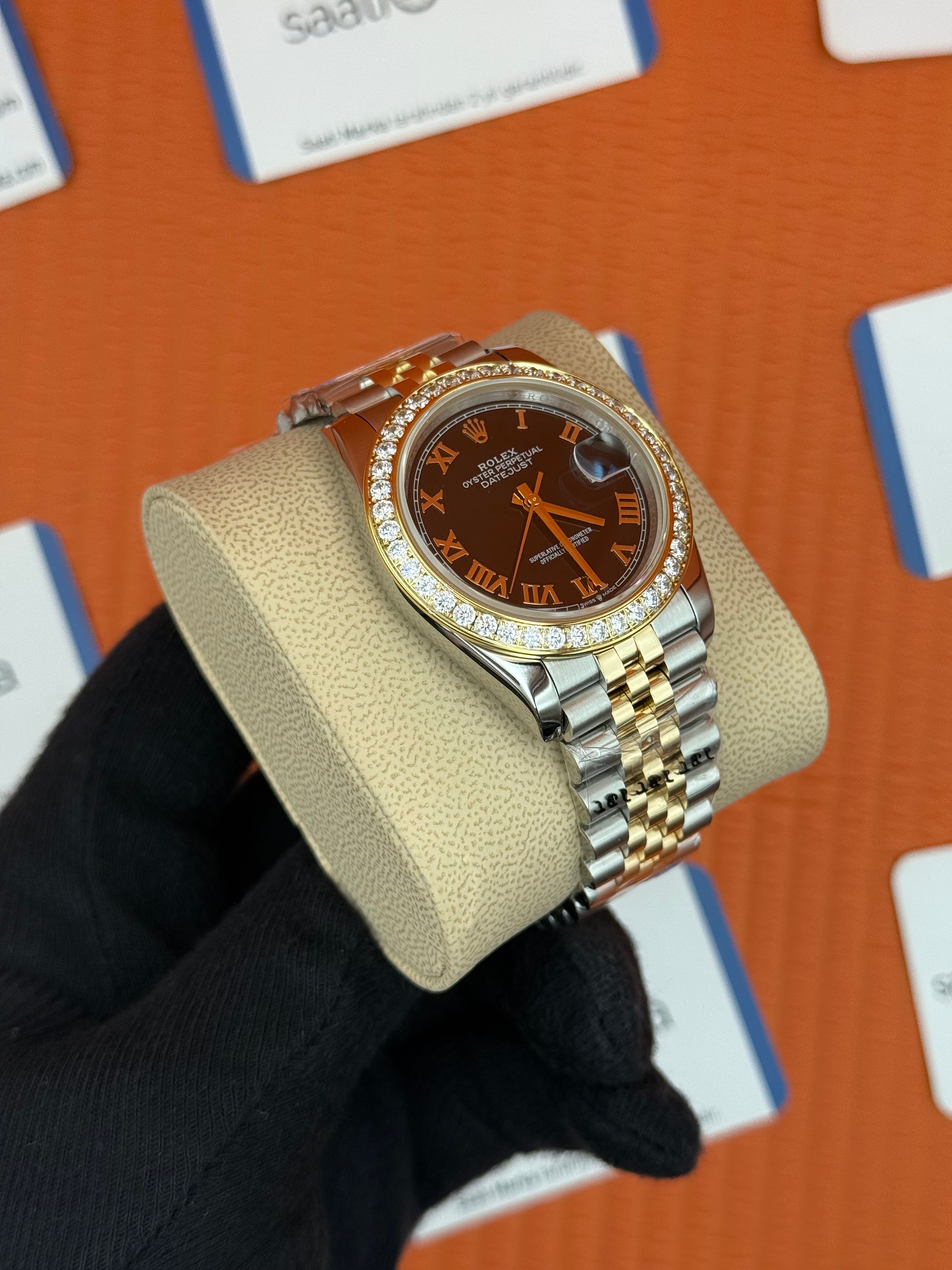 ROLEX Datejust taşlı bezel roma rakamlı black dial gold-silver jubilee kordon