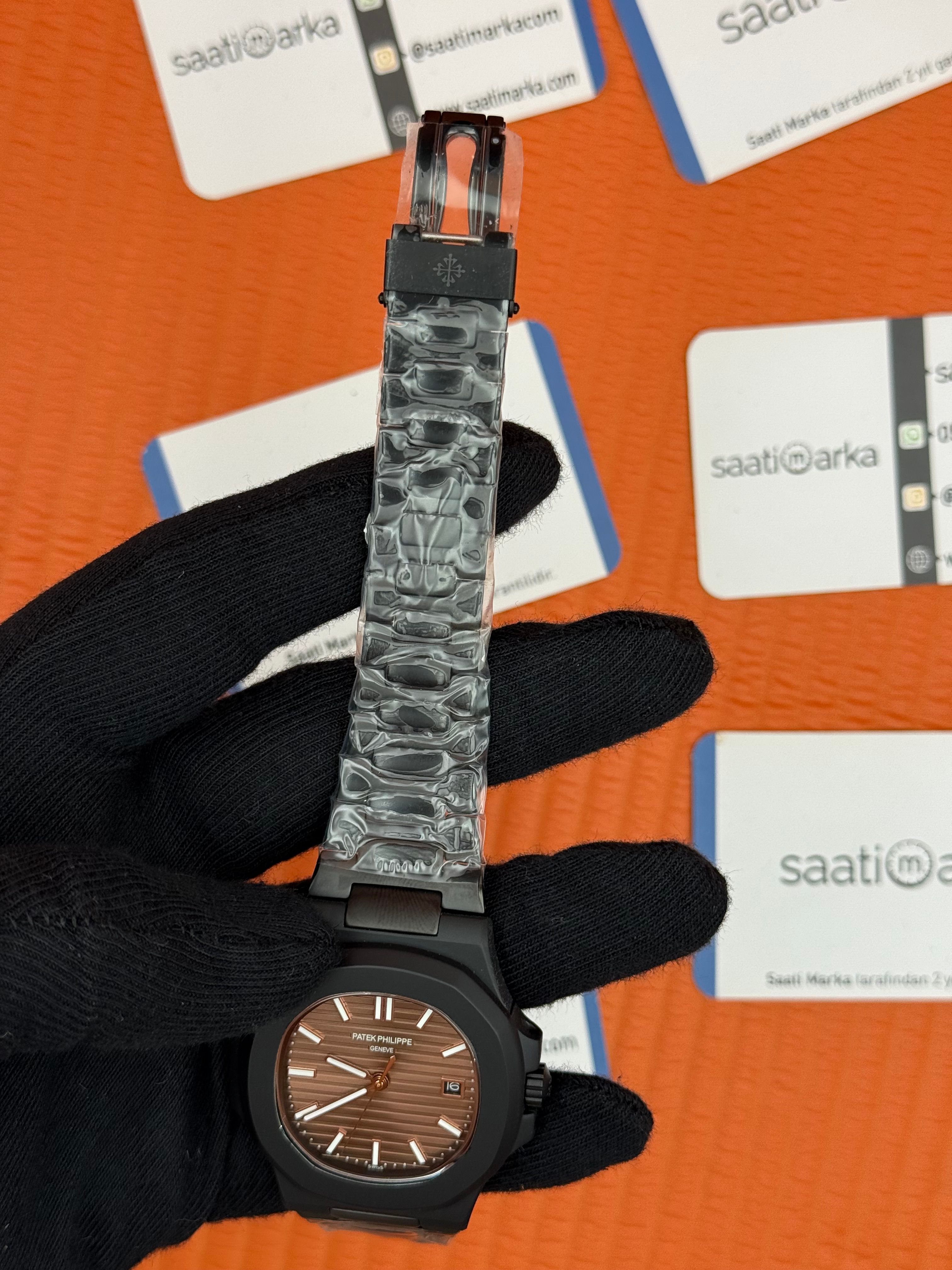 PATEK PHILIPPE NAUTİLUS KAHVERENGİ KADRAN SİYAH KASA KORDON 