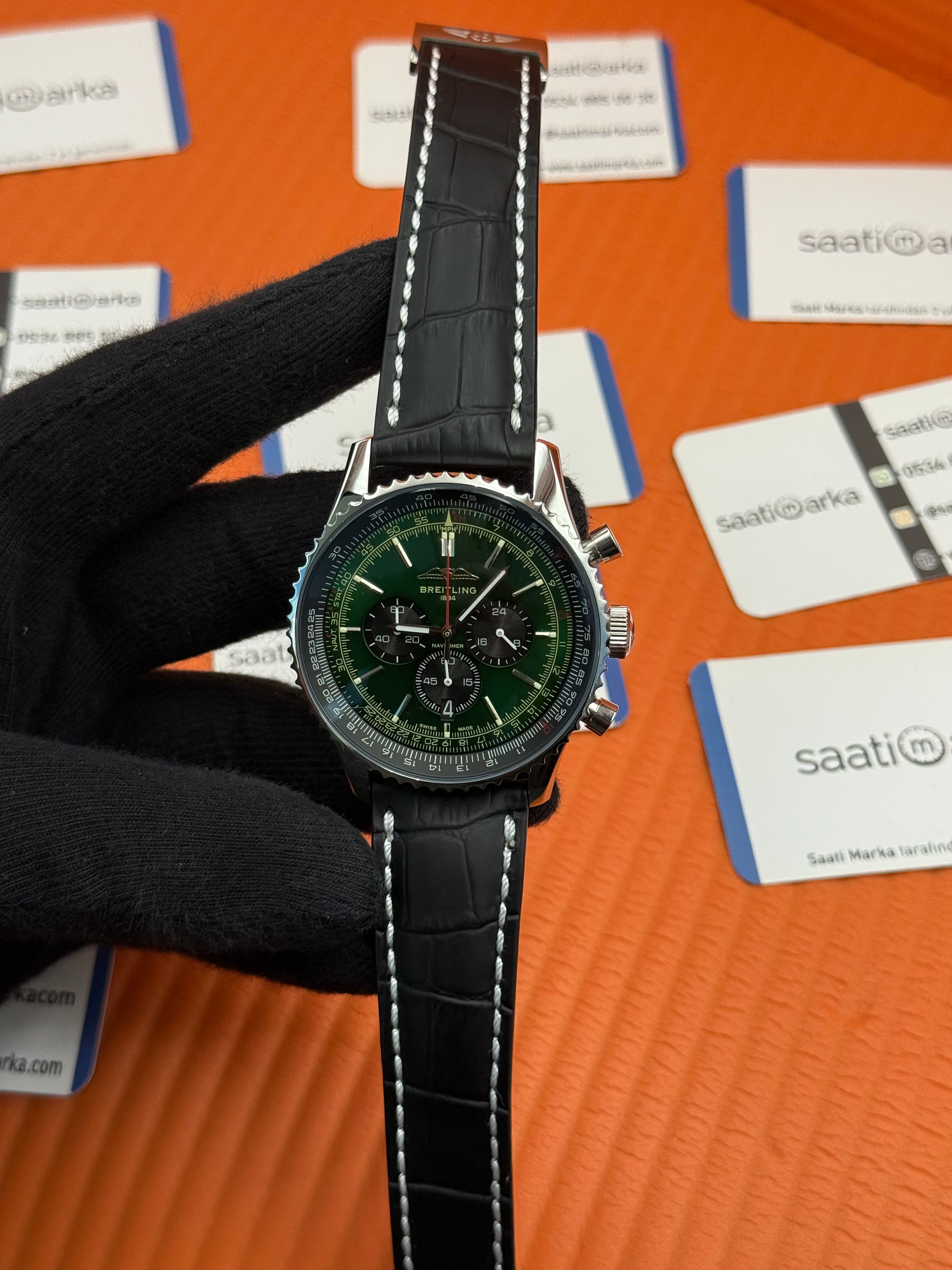 BREITLING Navitimer deri siyah kordon yeşil kadran çelik kasa