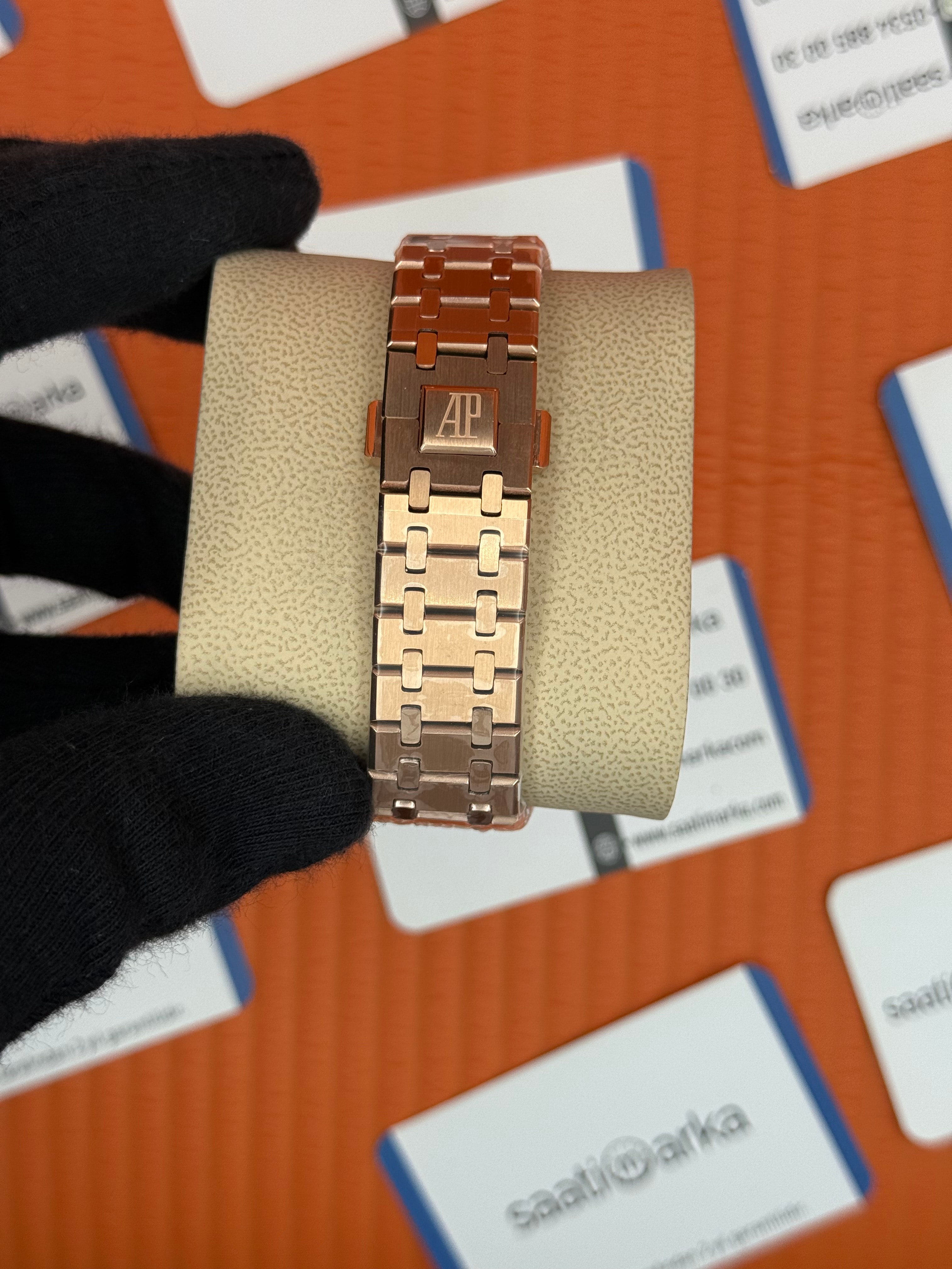 AUDEMARS PİGUET ROYAL OAK DUMAN GRİ KADRAN ROSE KASA KORDON OTOMATİK MEKANİZMA