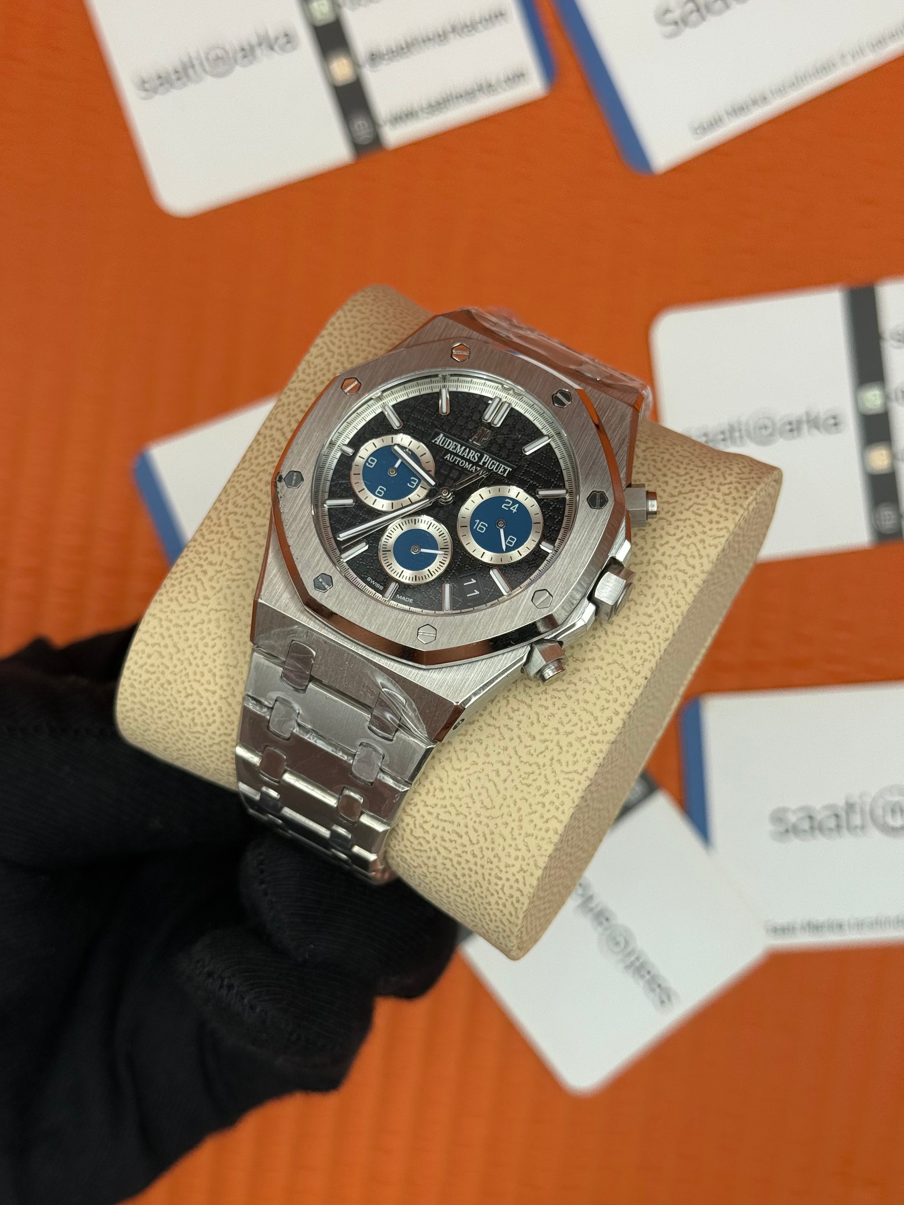 AUDEMARS PİGUET ROYAL OAK ÇELİK KASA KORDON SİYAH KADRAN 