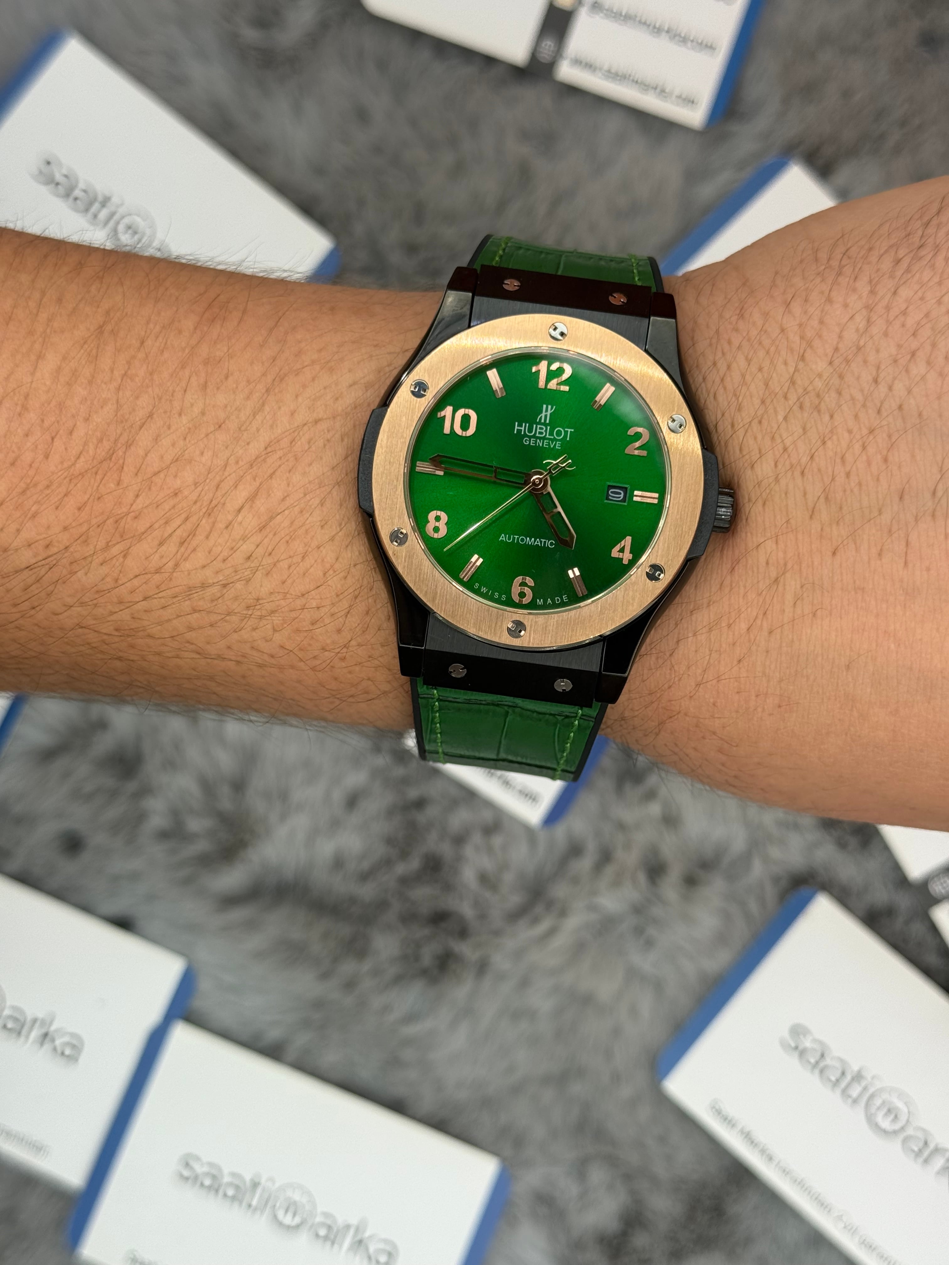HUBLOT vendome 41mm siyah kasa yeşil kadran yeşil deri kordon erkek kol saati