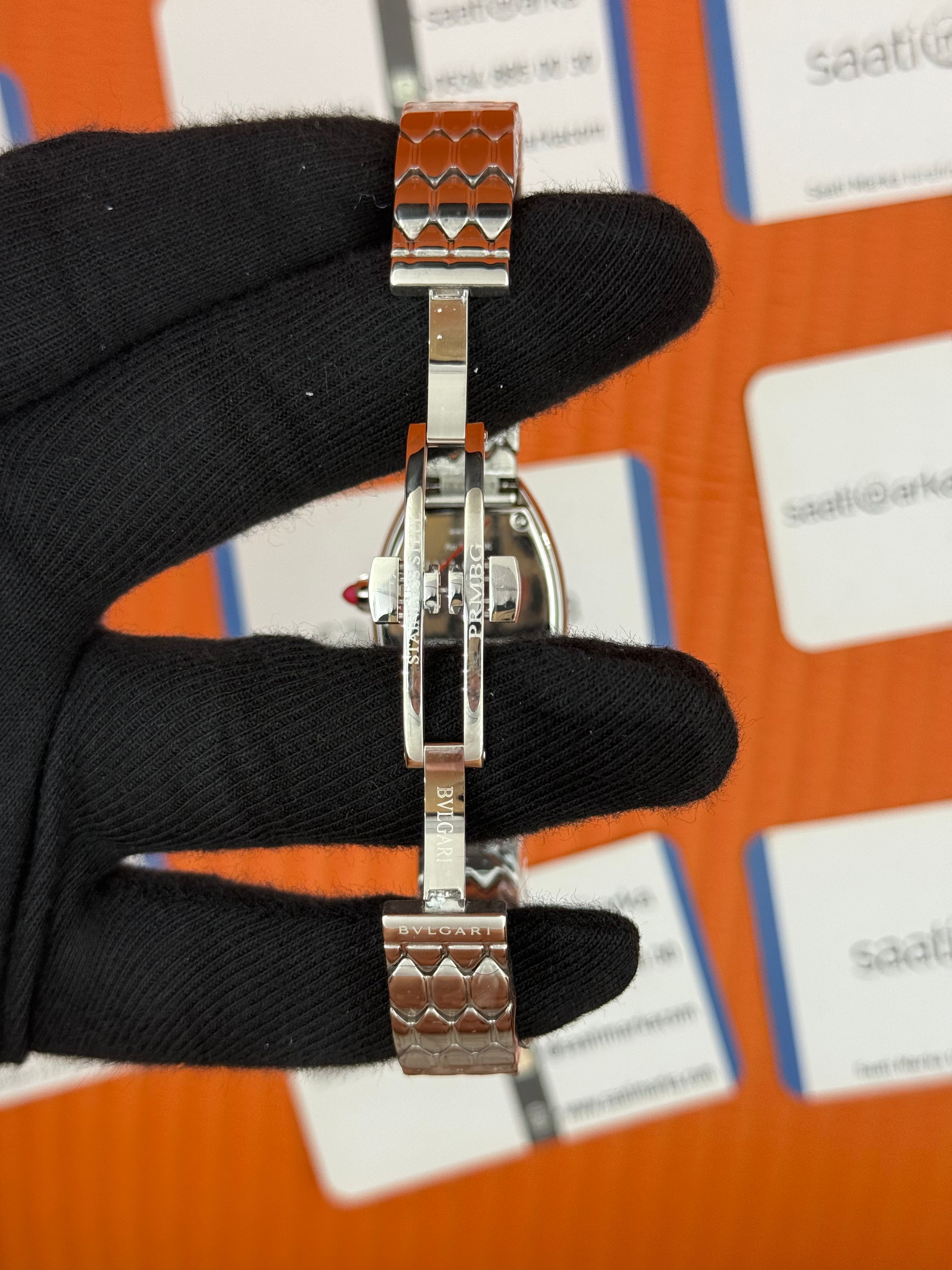 BVLGARİ serpenti seduttori taşlı bezel yeşil kadran silver kasa kordon kadın kol saati