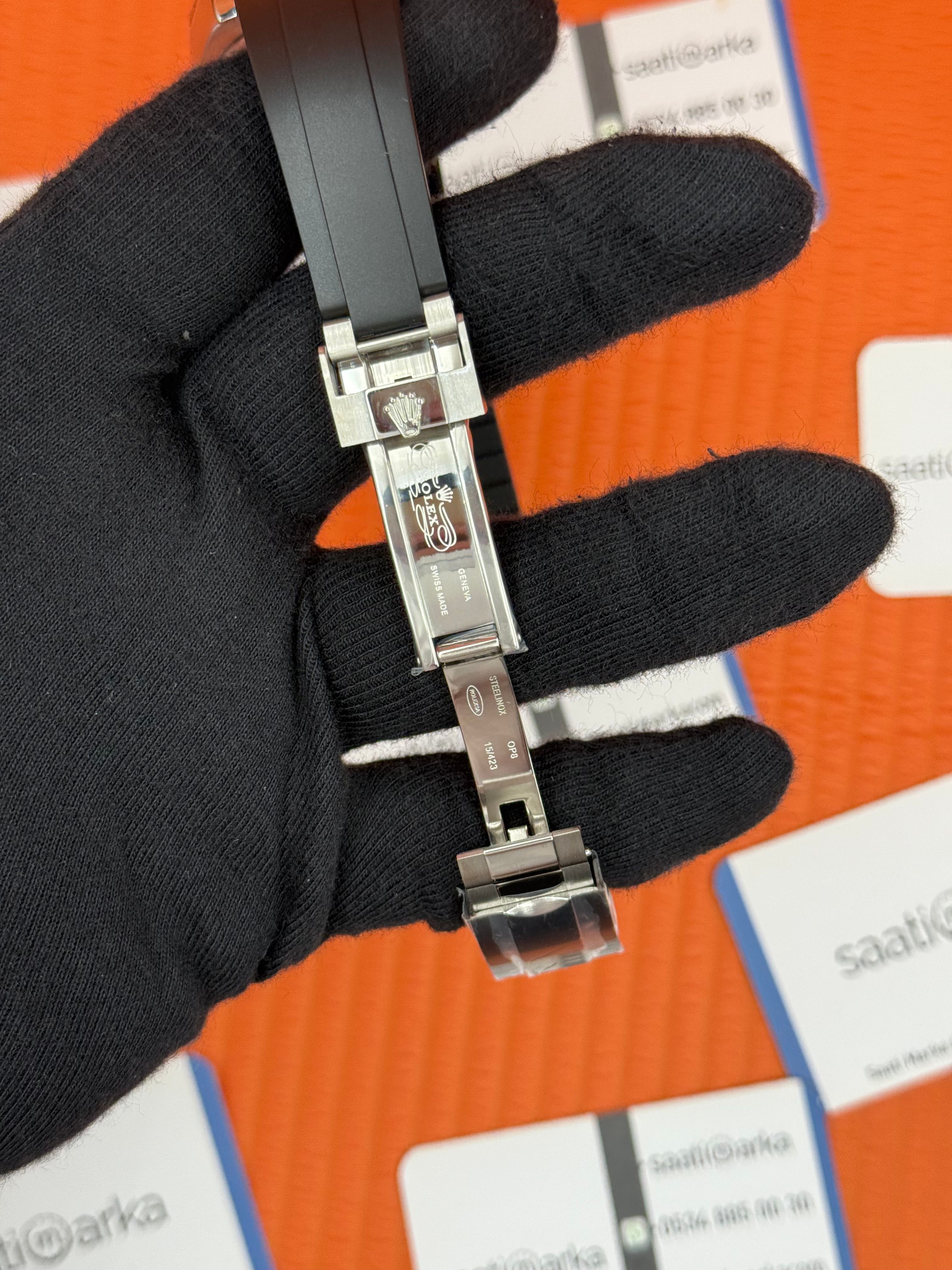 ROLEX Sky Dweller yeşil kadran kauçuk siyah kordon