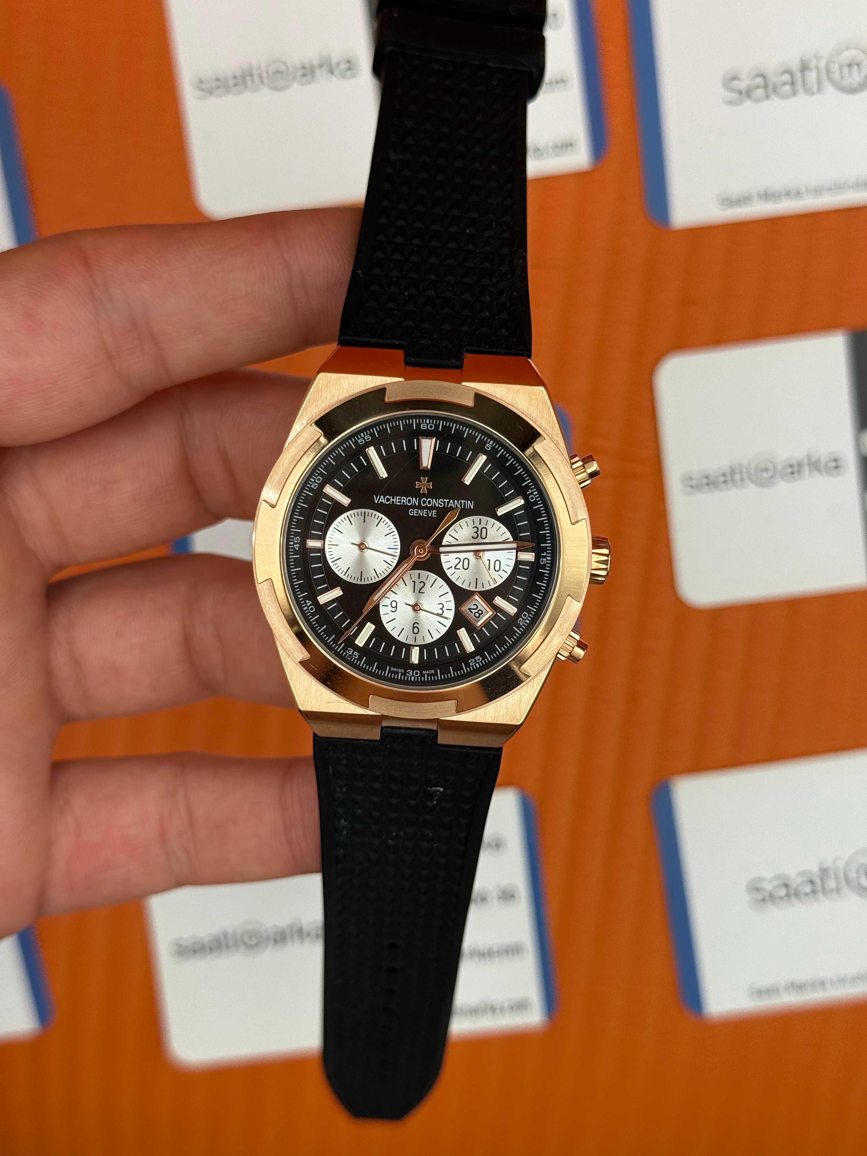 VACHERON CONSTANTIN overseas chronograph siyah kadran rose kasa siyah kauçuk kordon erkek kol saati