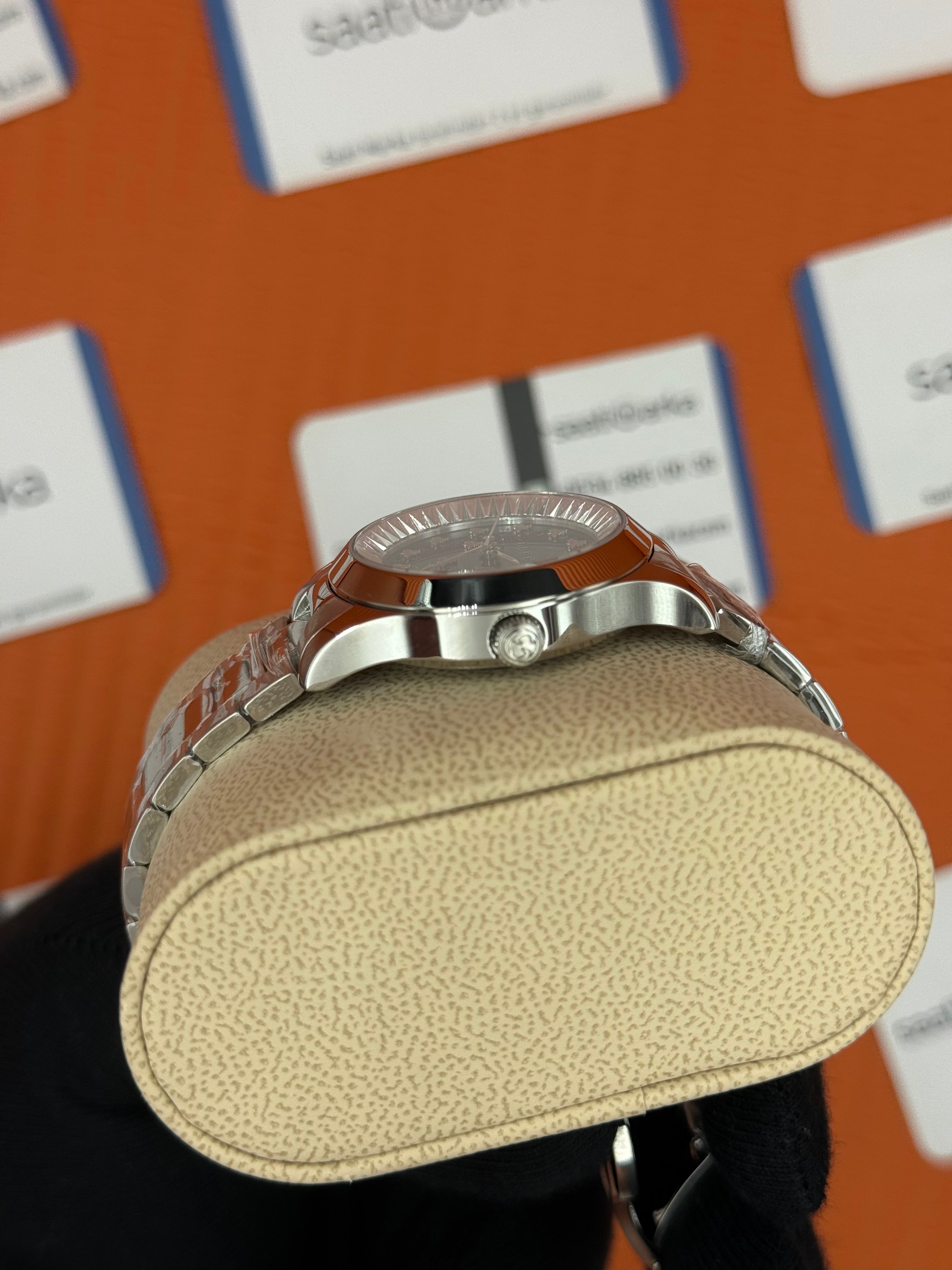 GUCCI YA126283 siyah kadran silver kasa kordon kadın kol saati