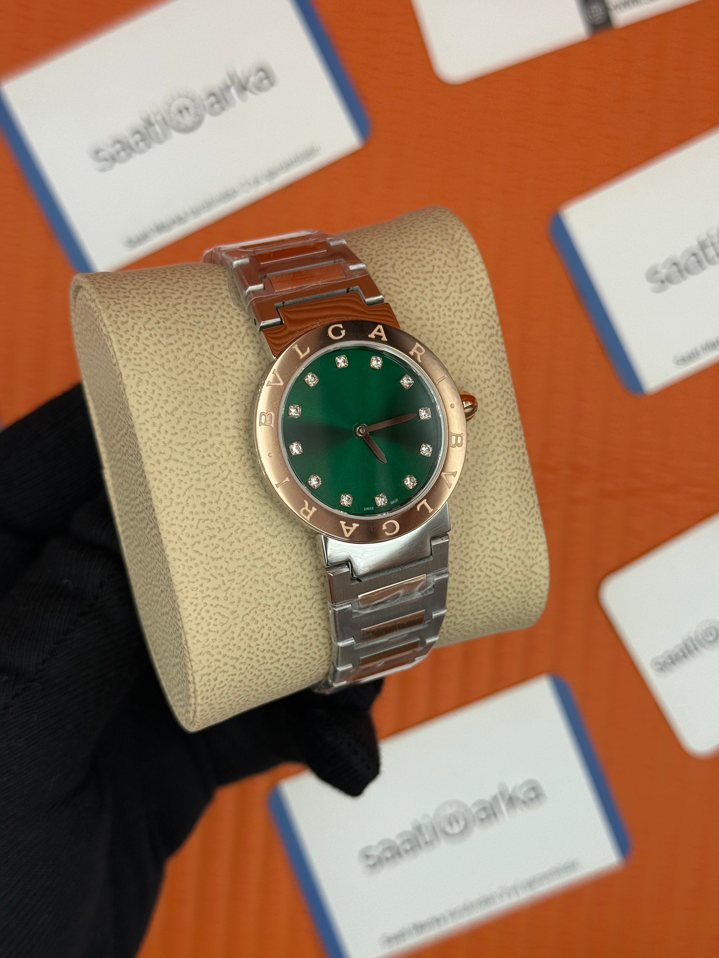 BVLGARI yeşil kadran rose bezel silver kasa kordon kadın kol saati