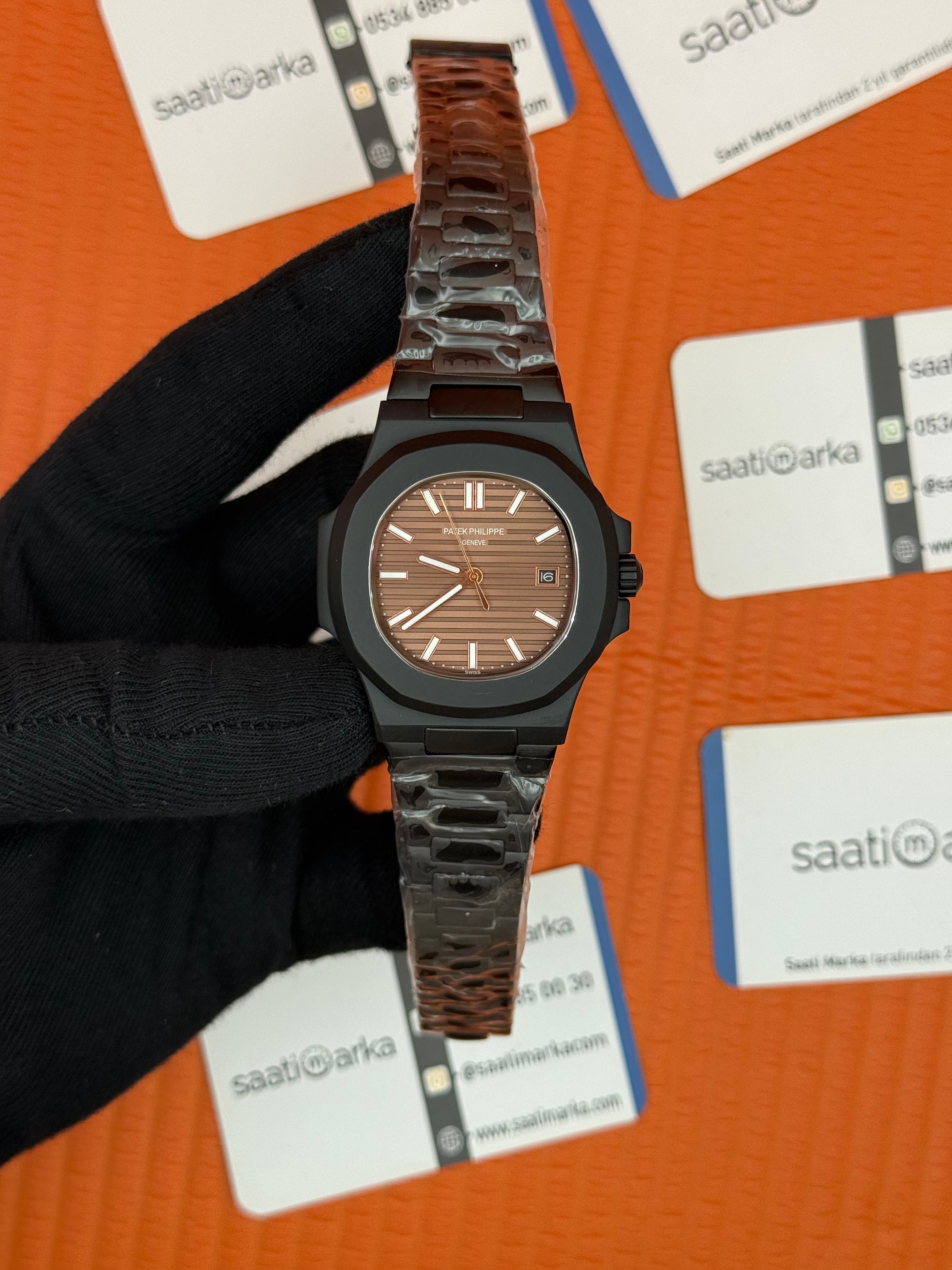 PATEK PHILIPPE NAUTİLUS KAHVERENGİ KADRAN SİYAH KASA KORDON 