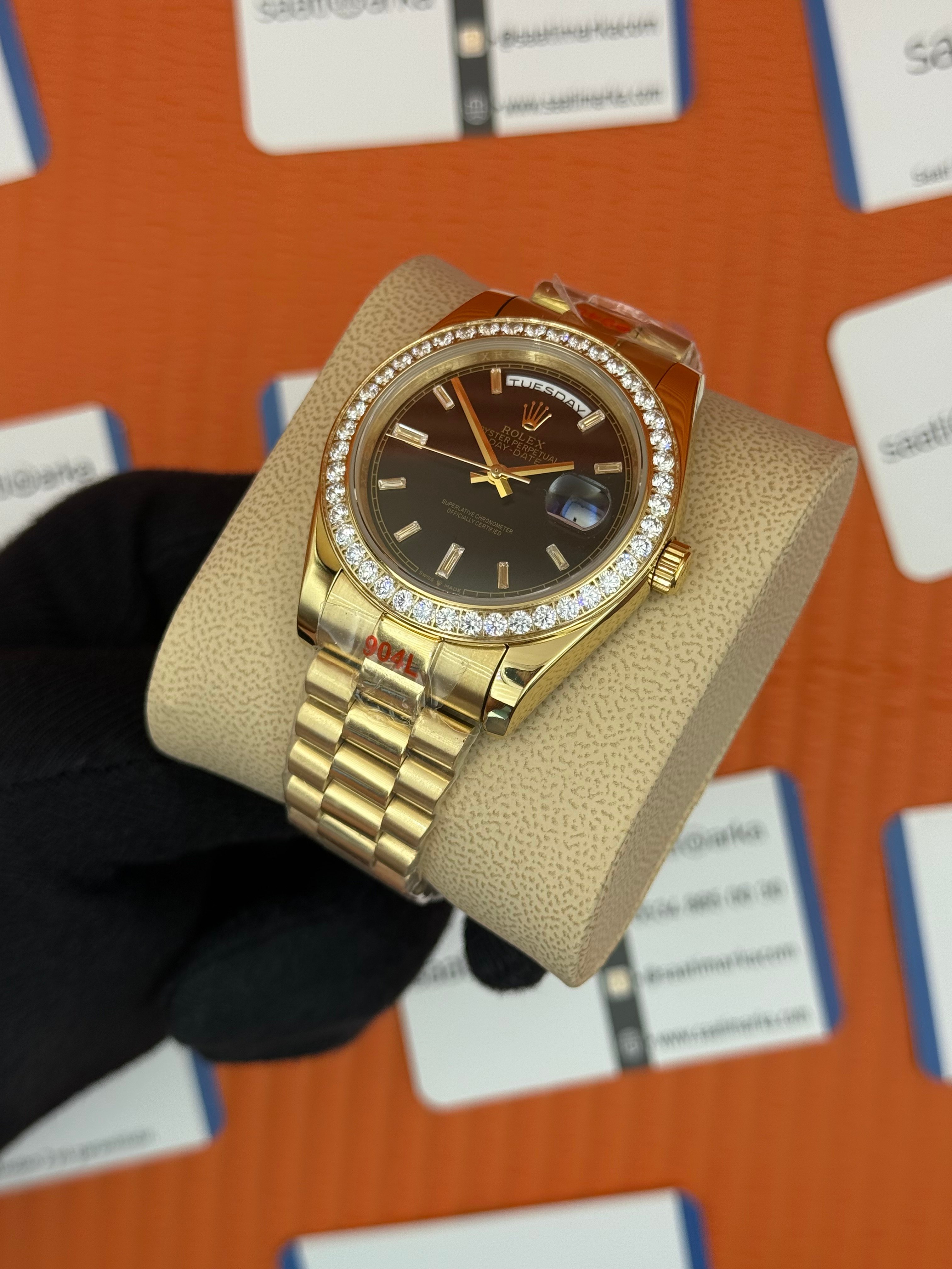 ROLEX Day Date taşlı bezel black dial gold president kordon