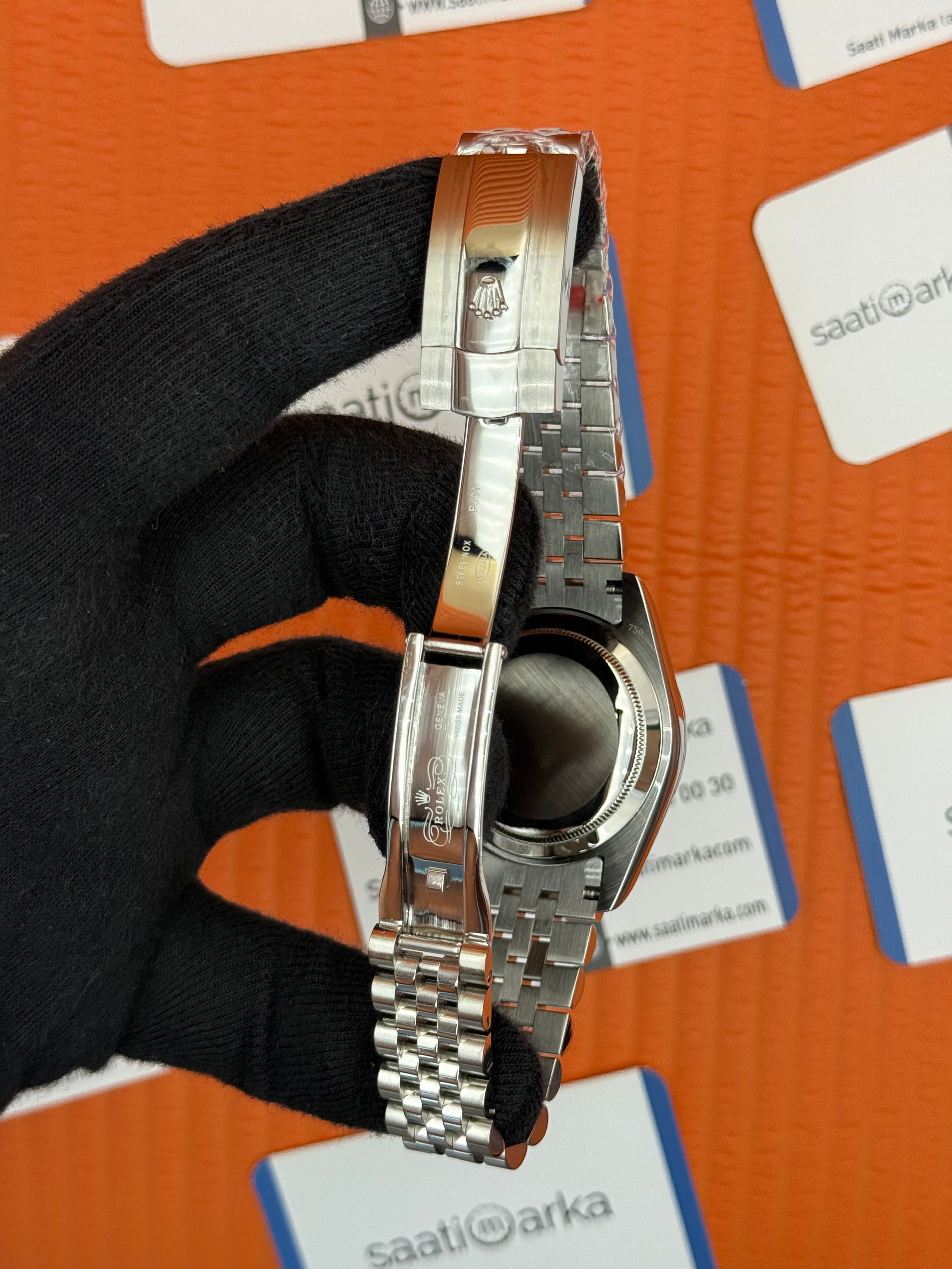 ROLEX Datejust roma rakamlı blue dial silver jubilee kordon