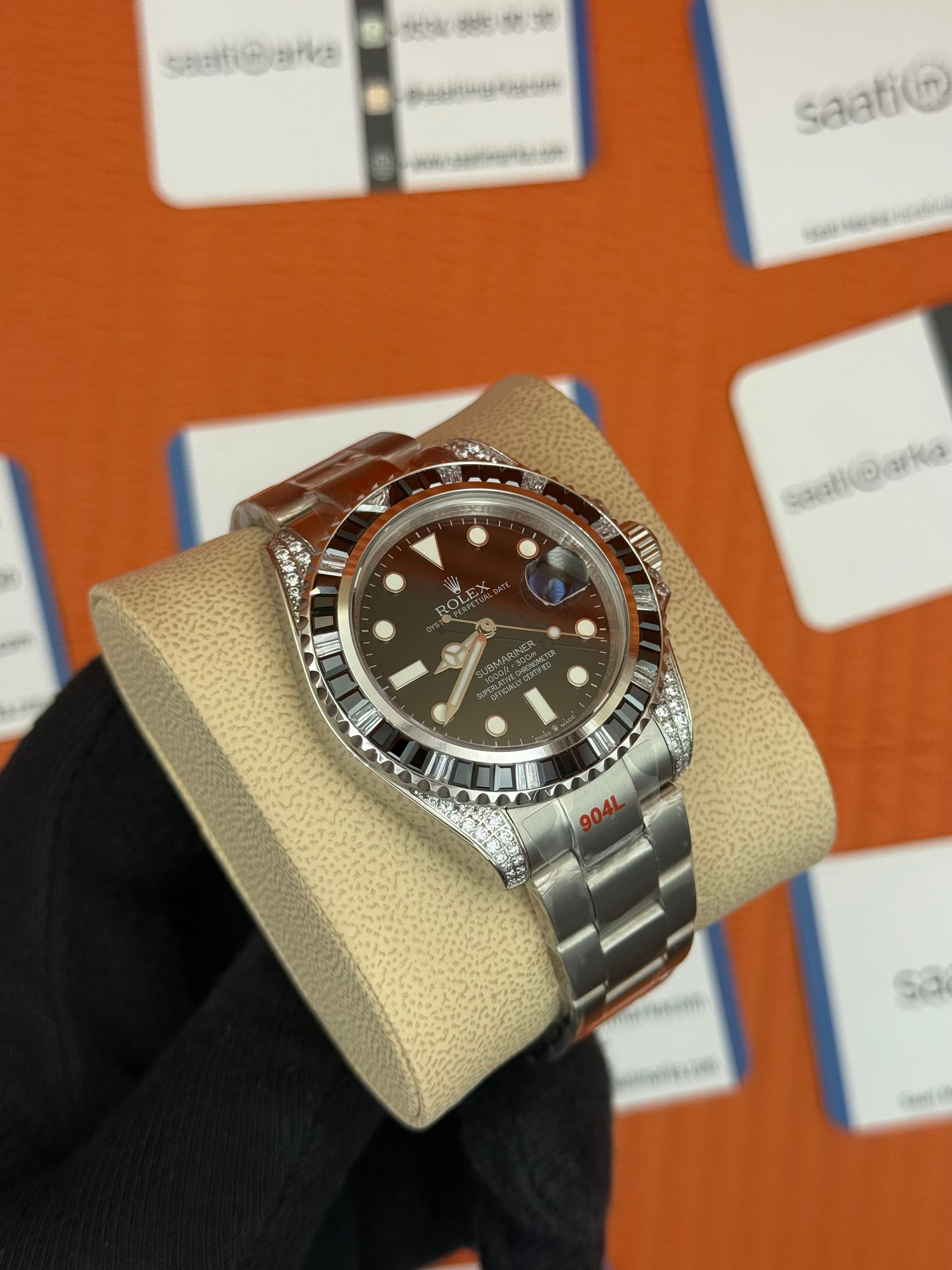 ROLEX Submariner taşlı bezel black dial silver oyster kordon