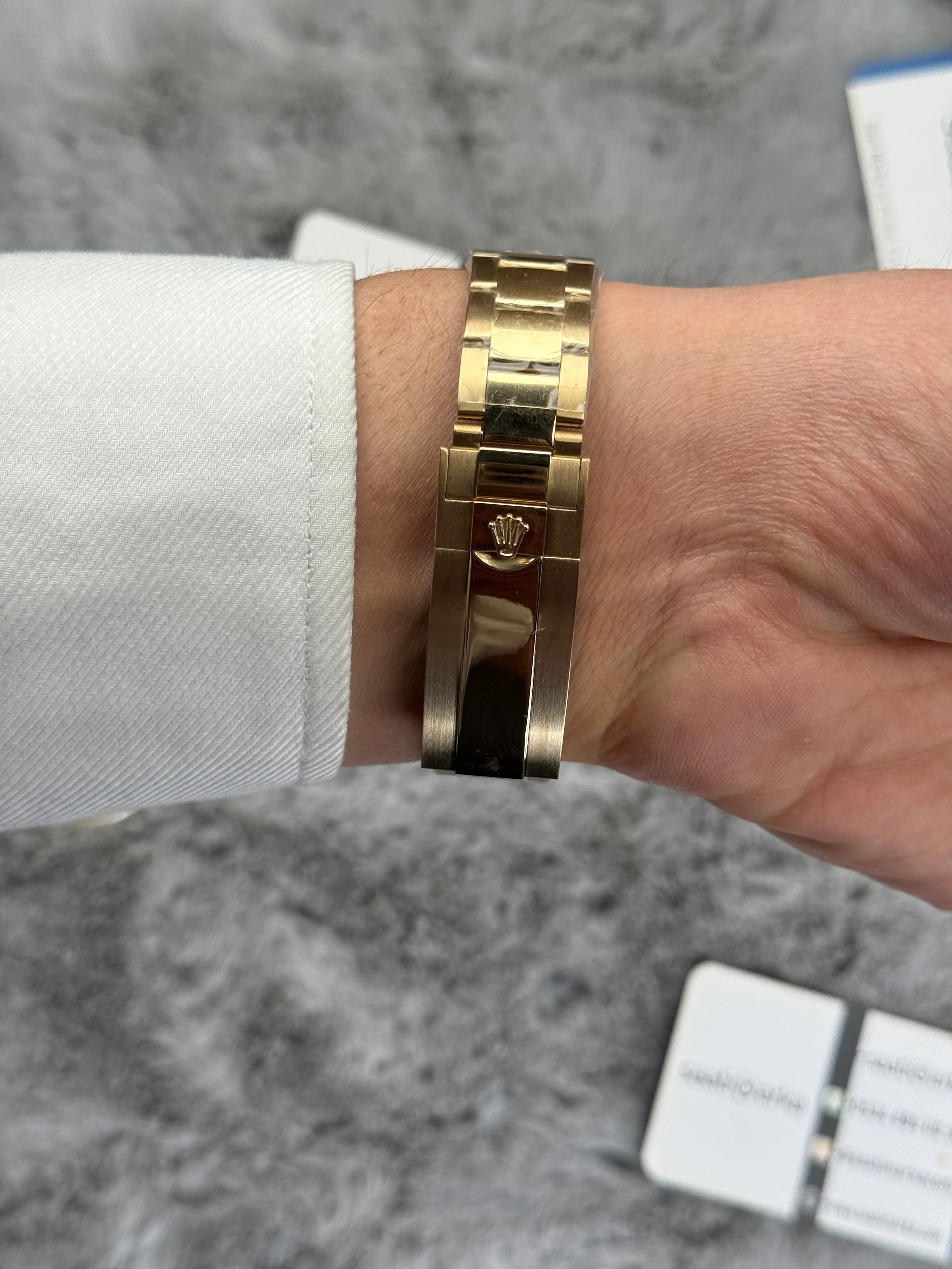 ROLEX Submariner oyster blacil dial gold kasa-kordon