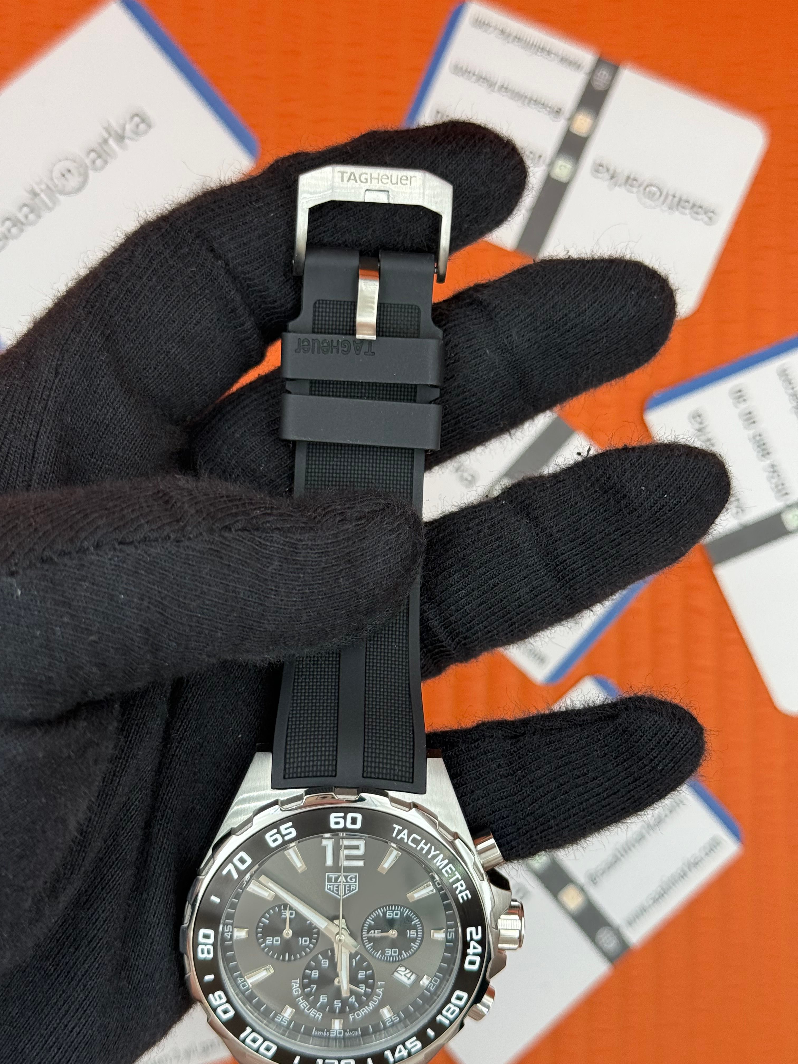 TAGHEUER FORMULA SİYAH KAUÇUK KORDON GRİ KADRAN 
