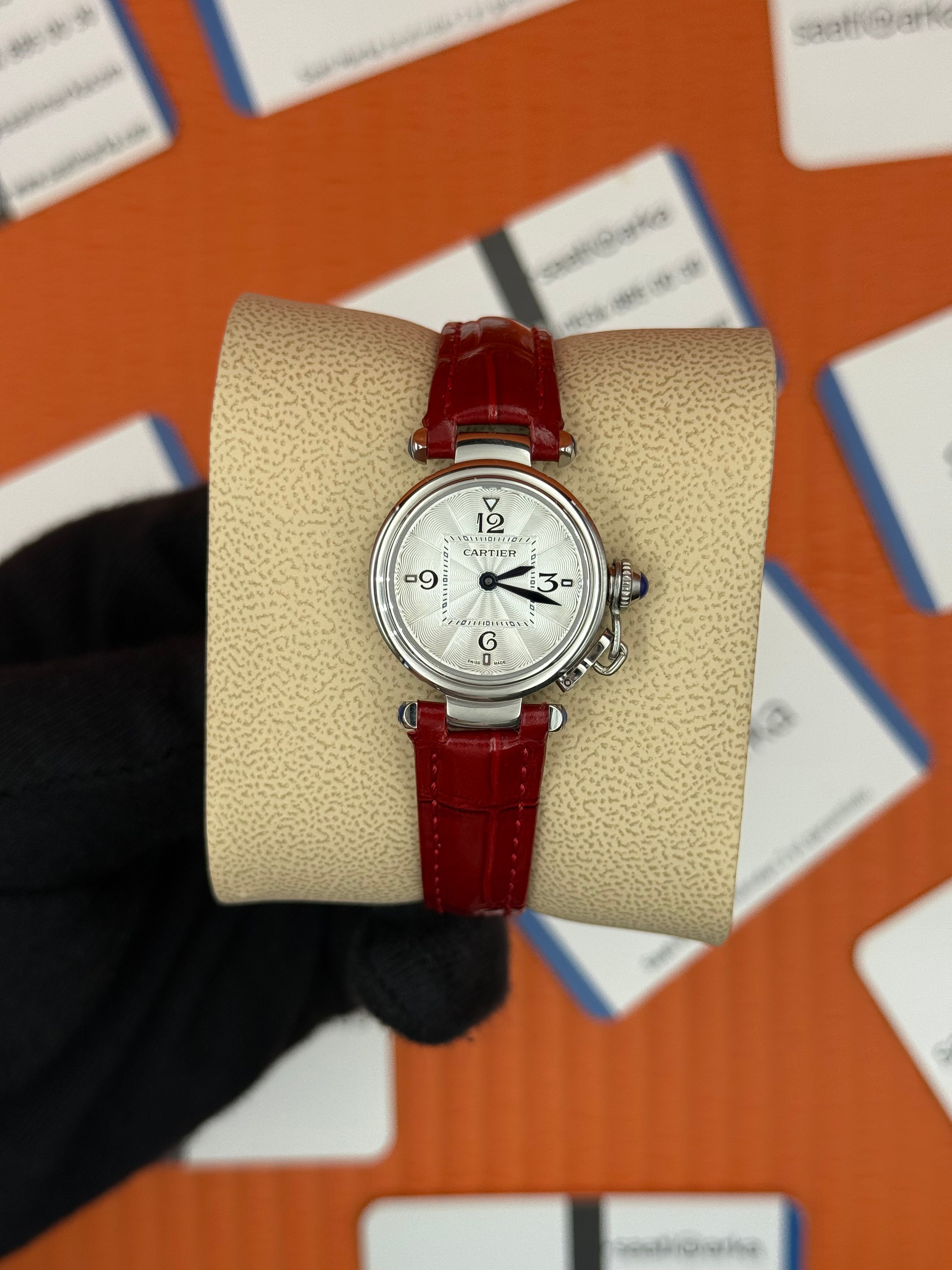 CARTIER Pasha 27mm kadın kol saati silver kasa kırmızı deri  kordon