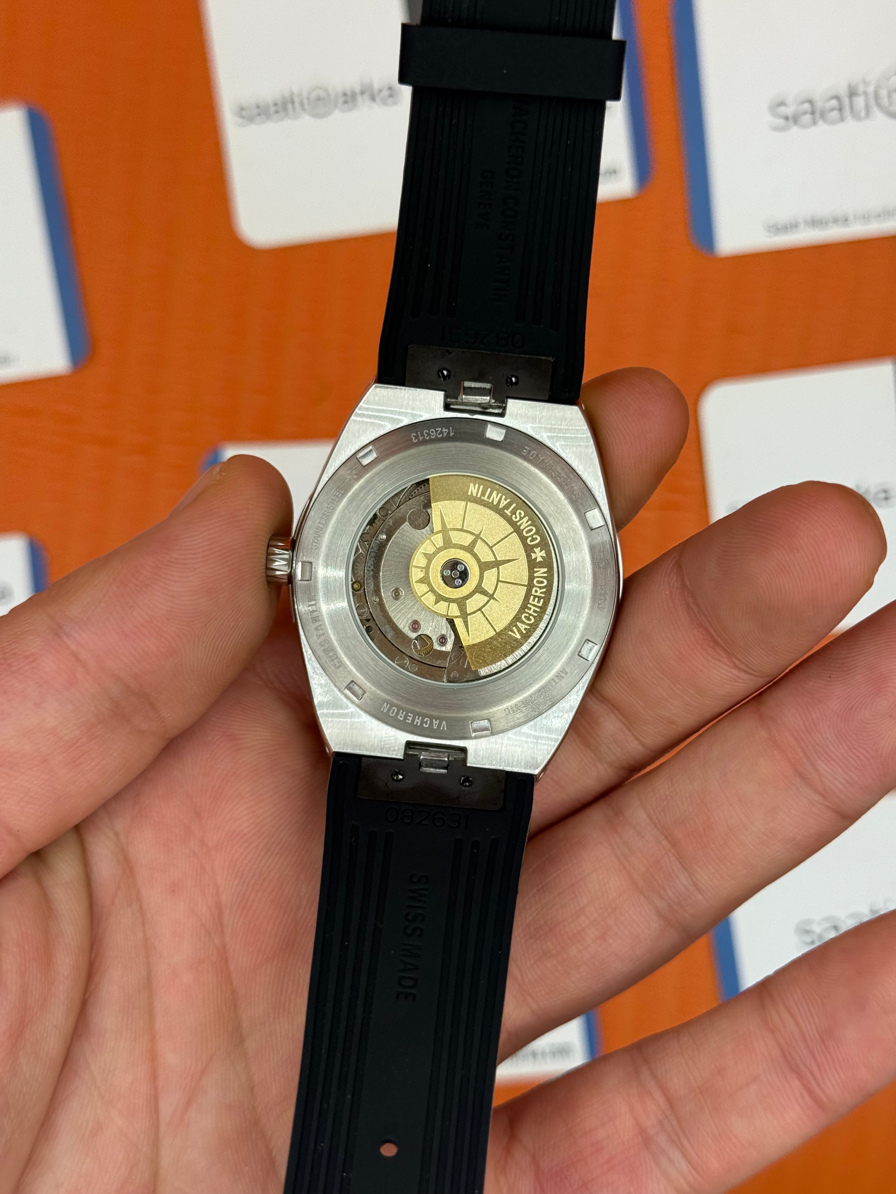 VACHERON CONSTANTIN overseas beyaz kadran silver kasa siyah kauçuk kordon erkek kol saati