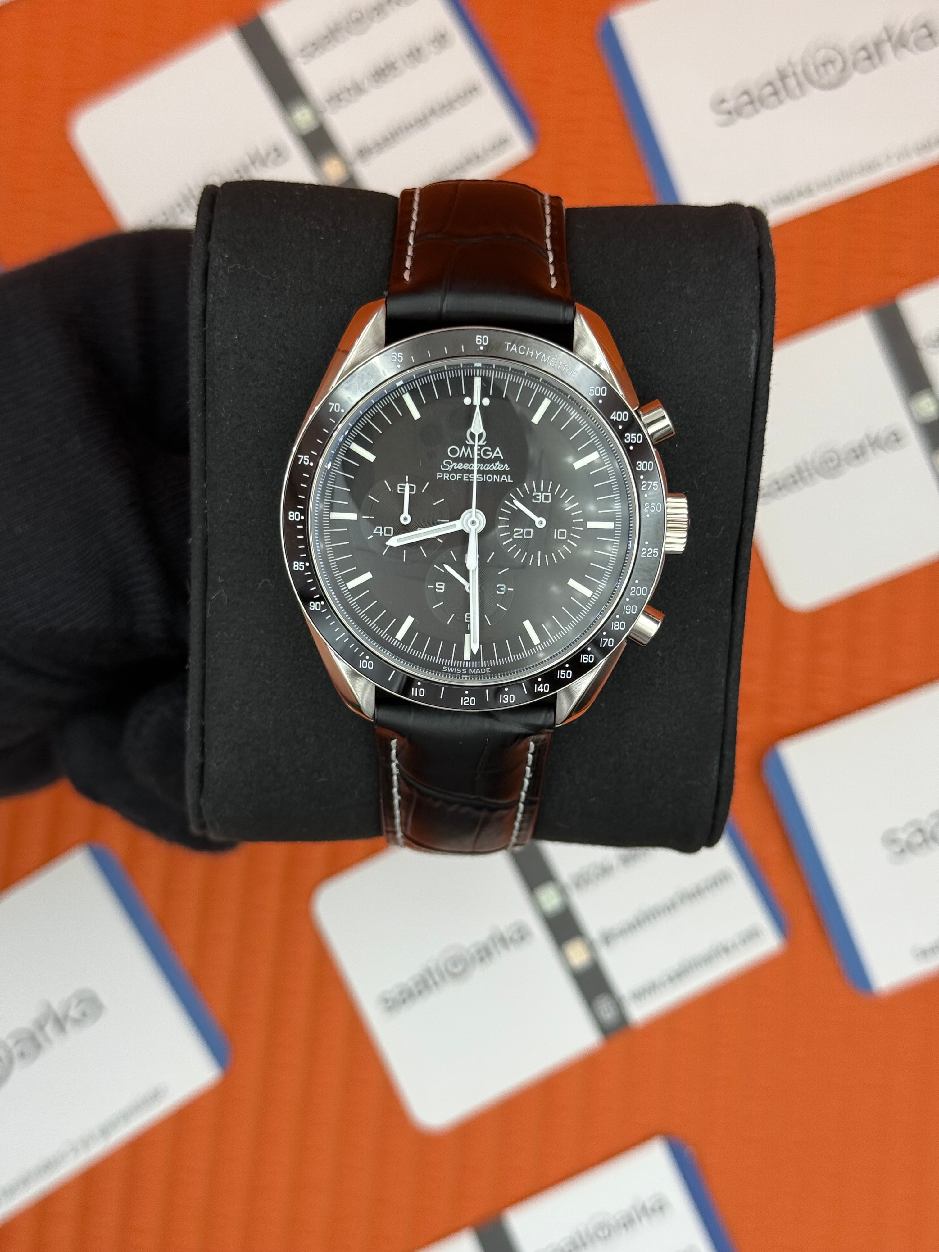 OMEGA SPEEDMASTER  SİYAH DERİ KORDON ÇELİK KASA SİYAH BEZEL
