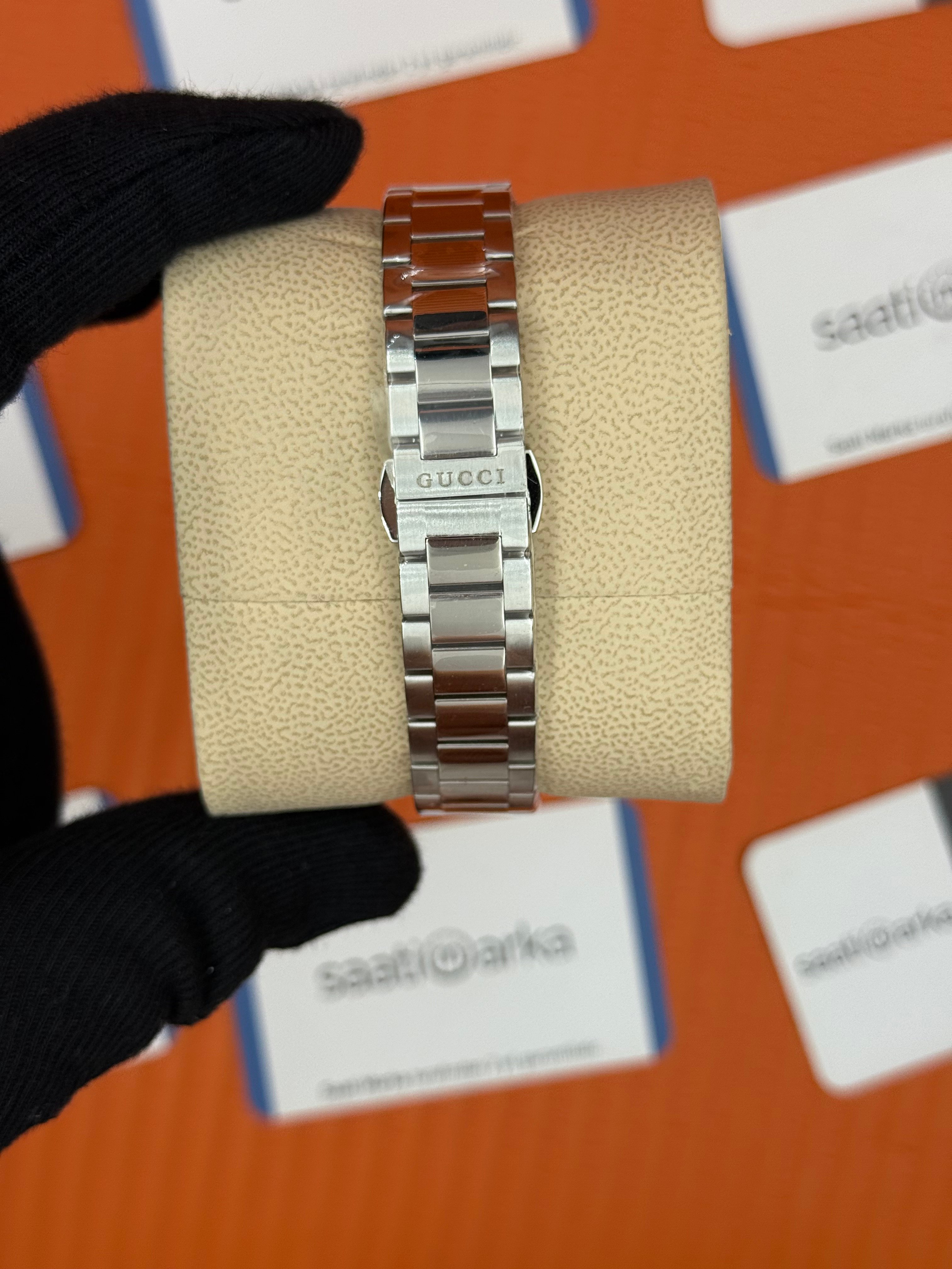 GUCCI YA1267176 yeşil siyah kadran silver kasa kordon kadın kol saati