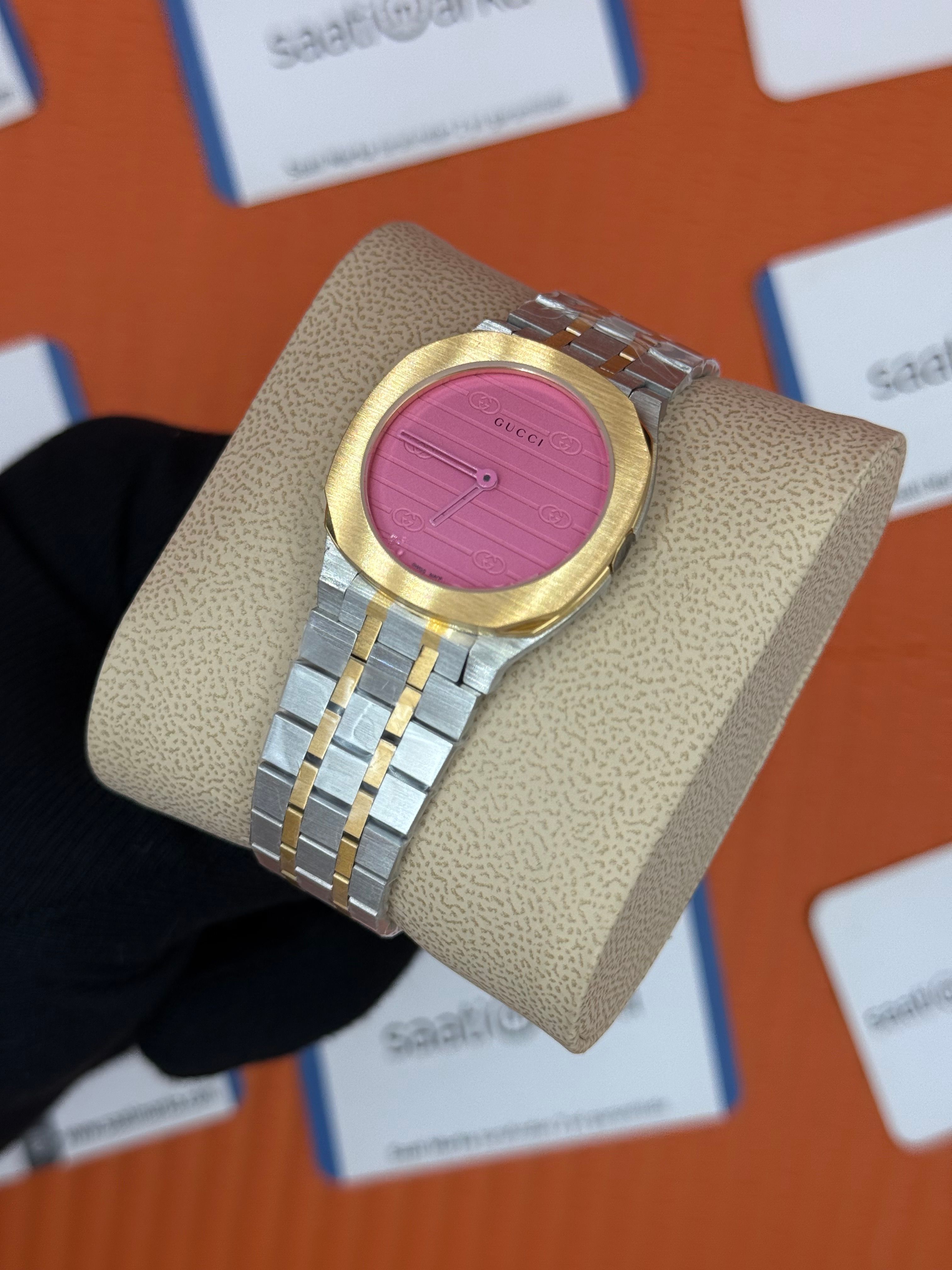 GUCCI pembe kadran gold silver kasa-kordon kadın kol saati