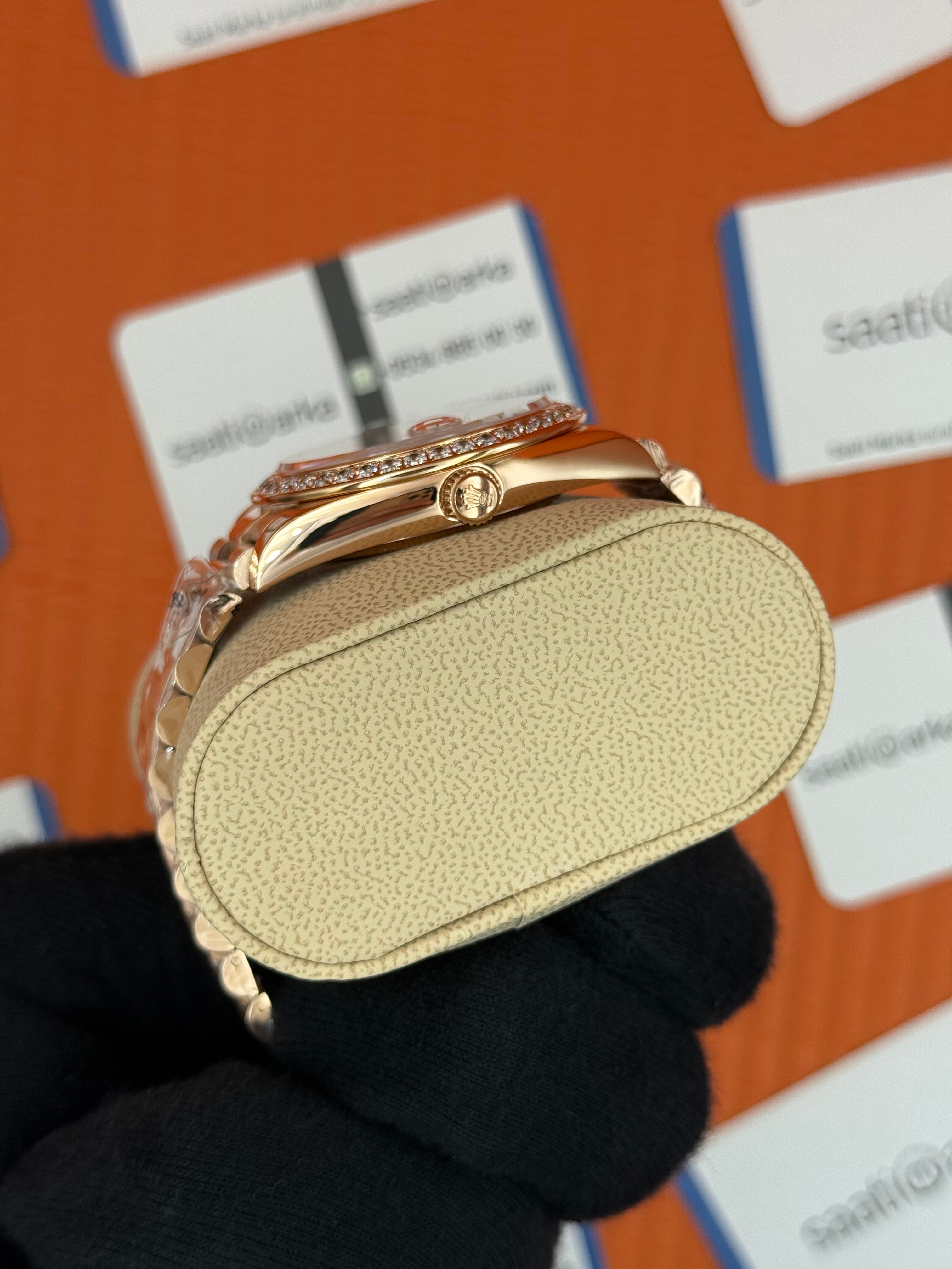 ROLEX Day Date taşlı bezel roma rakamlı siyah kadran rose kasa-kordon oyster