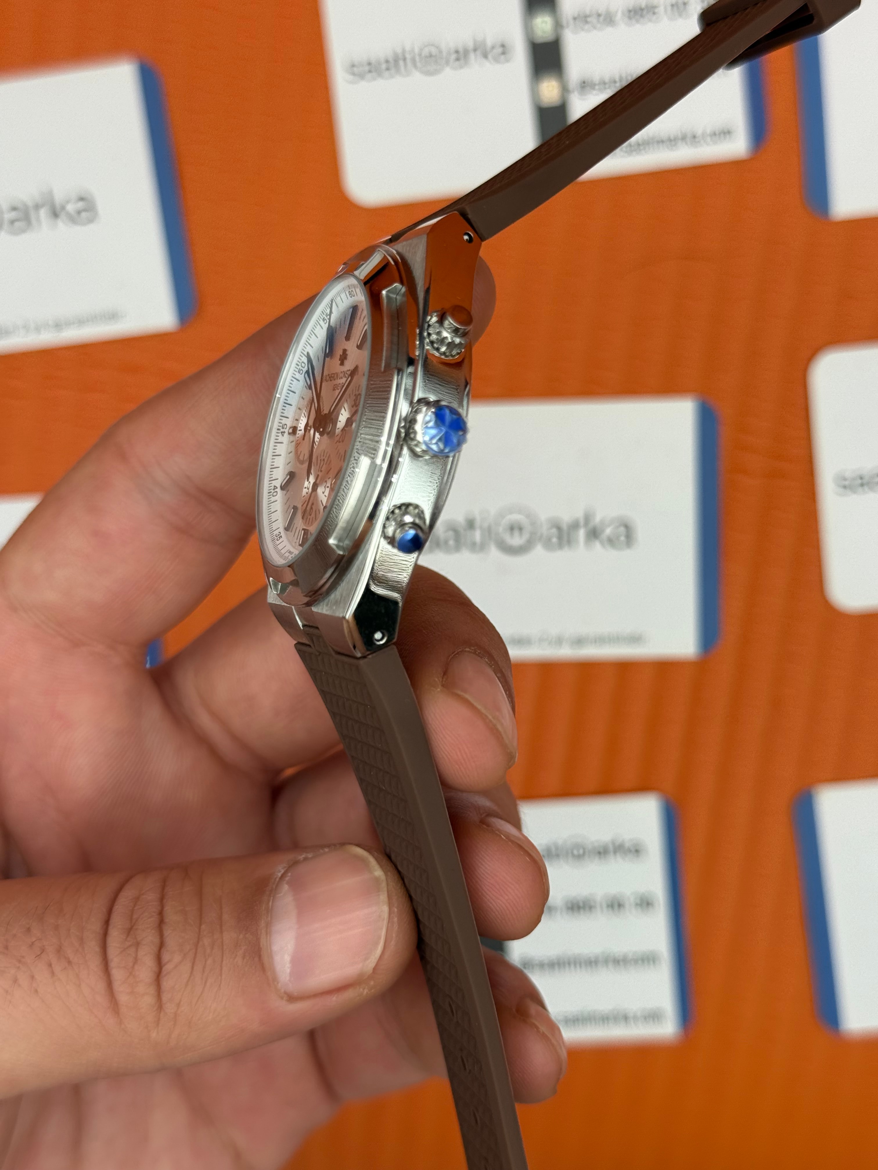 VACHERON CONSTANTIN overseas chronograph beyaz kadran silver kasa kahverengi kauçuk kordon erkek kol saati