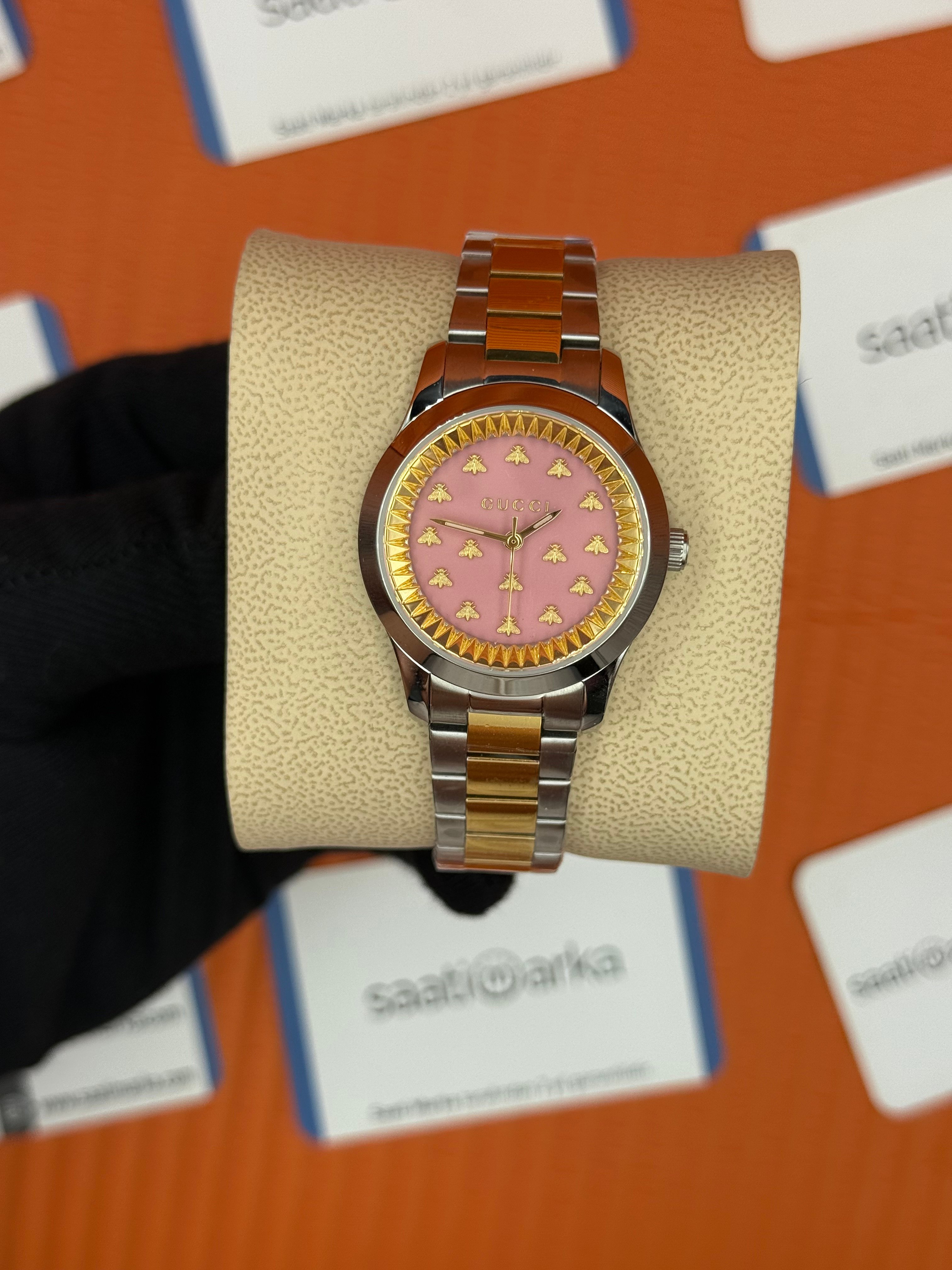 GUCCI pembe kadran gold silver kasa-kordon kadın kol saati