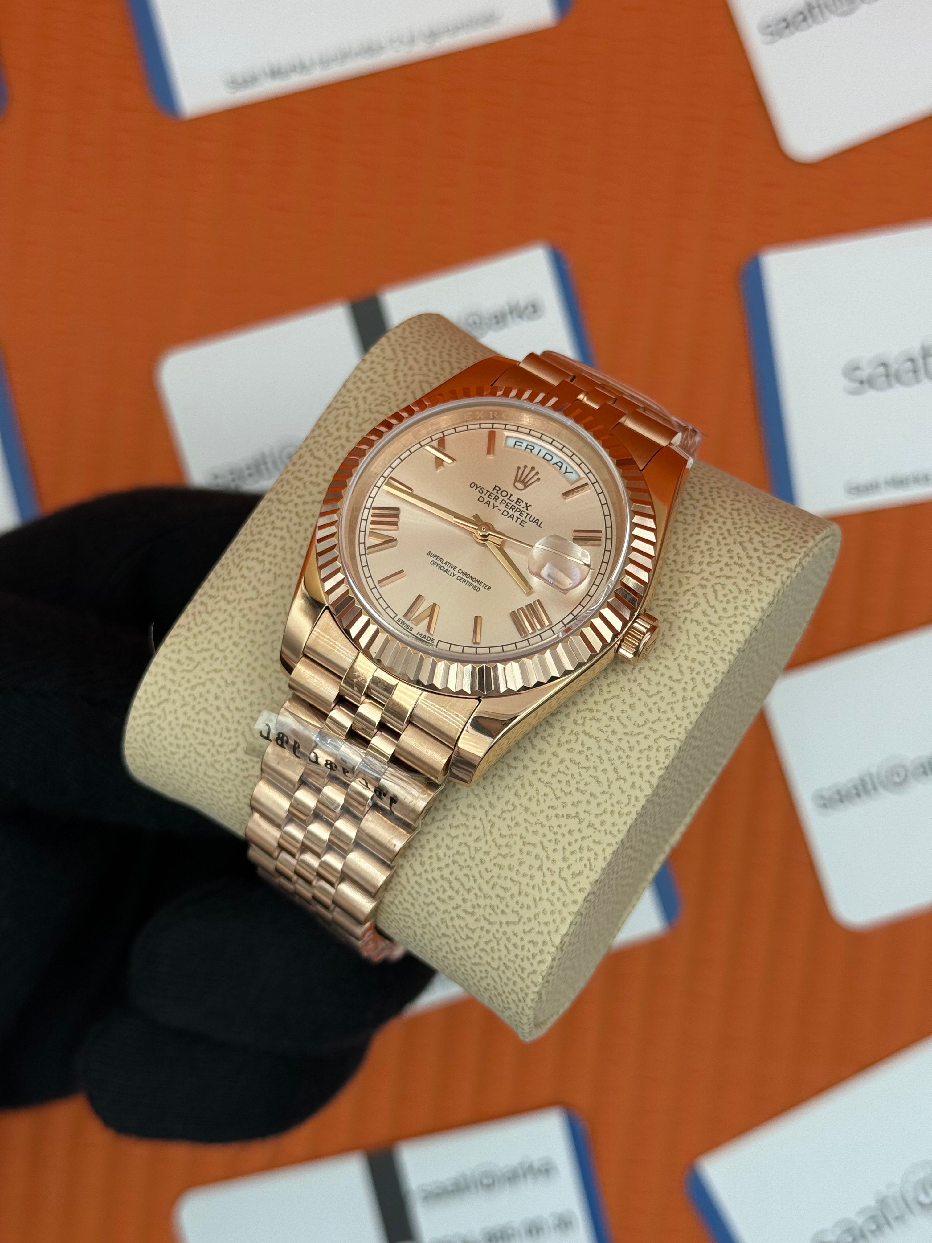 ROLEX Day Date roma rakamlı rose kadran rose kasa-kordon jubilee