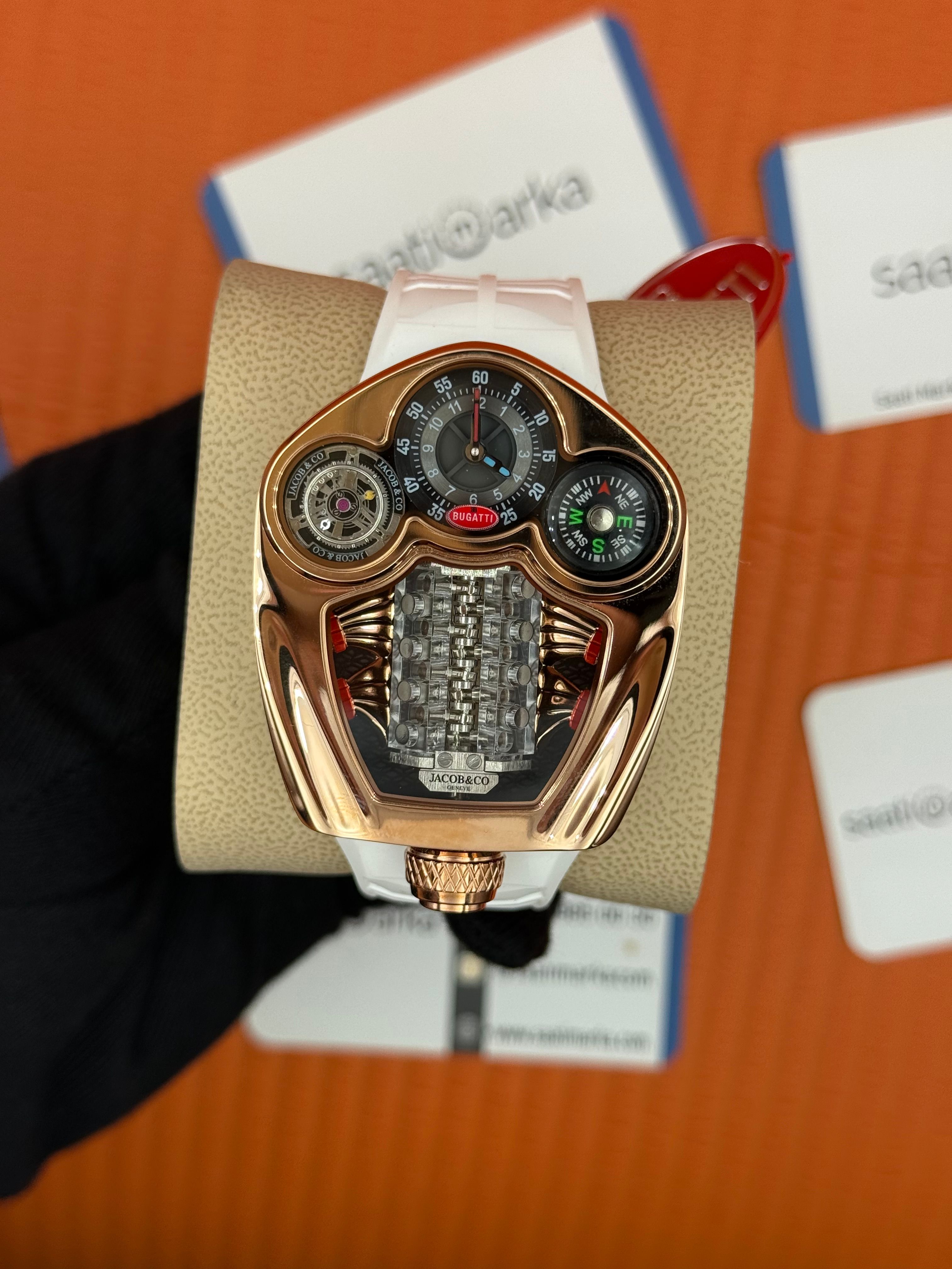 JACOB&CO BUGATTI turbillon kadran beyaz kauçuk kordon rose kasa 