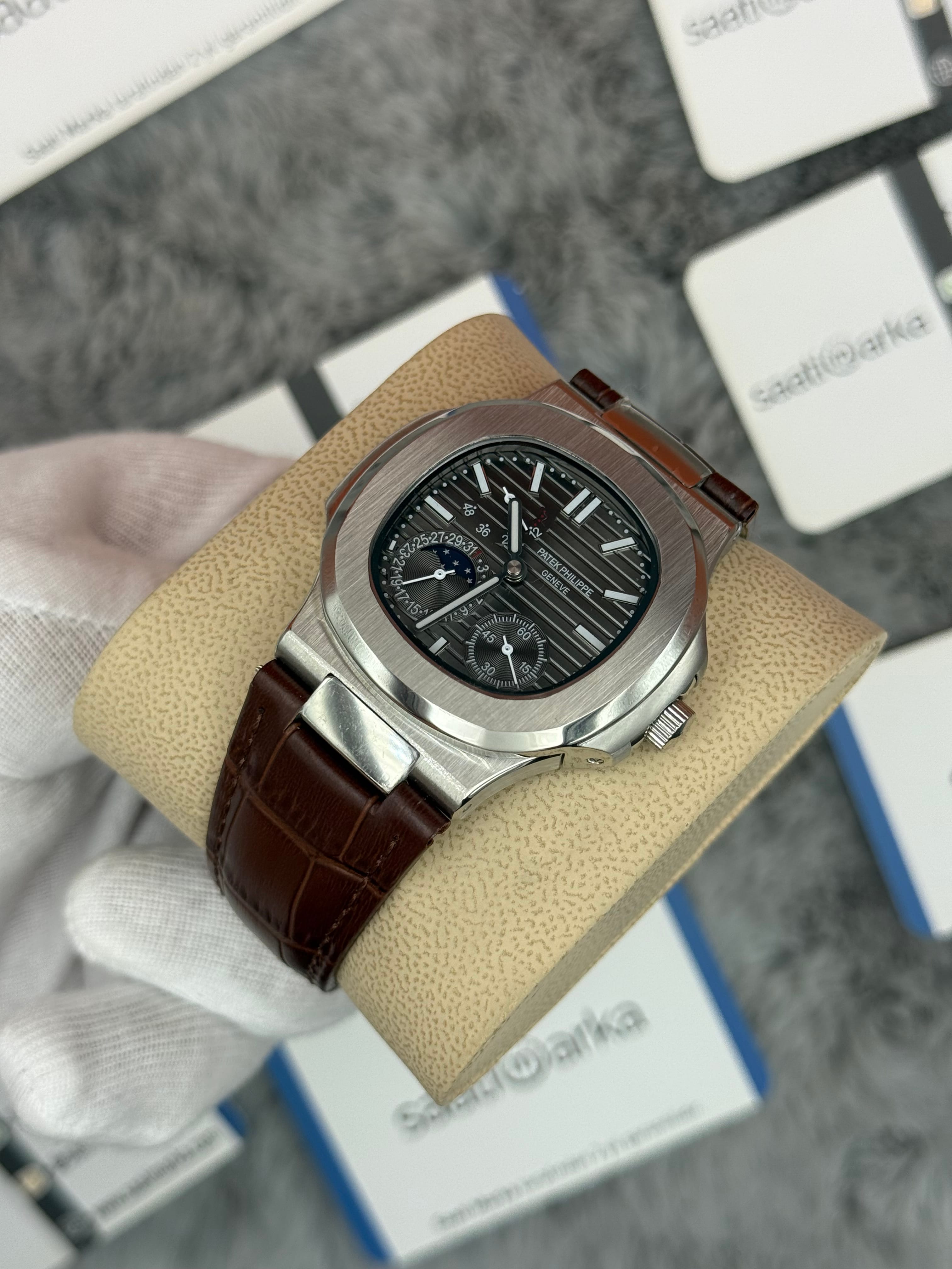 PATEK PHİLİPPE nautilus moontphase 5712 gri kadran kahverengi deri kordon silver kasa 40mm erkek kol saati