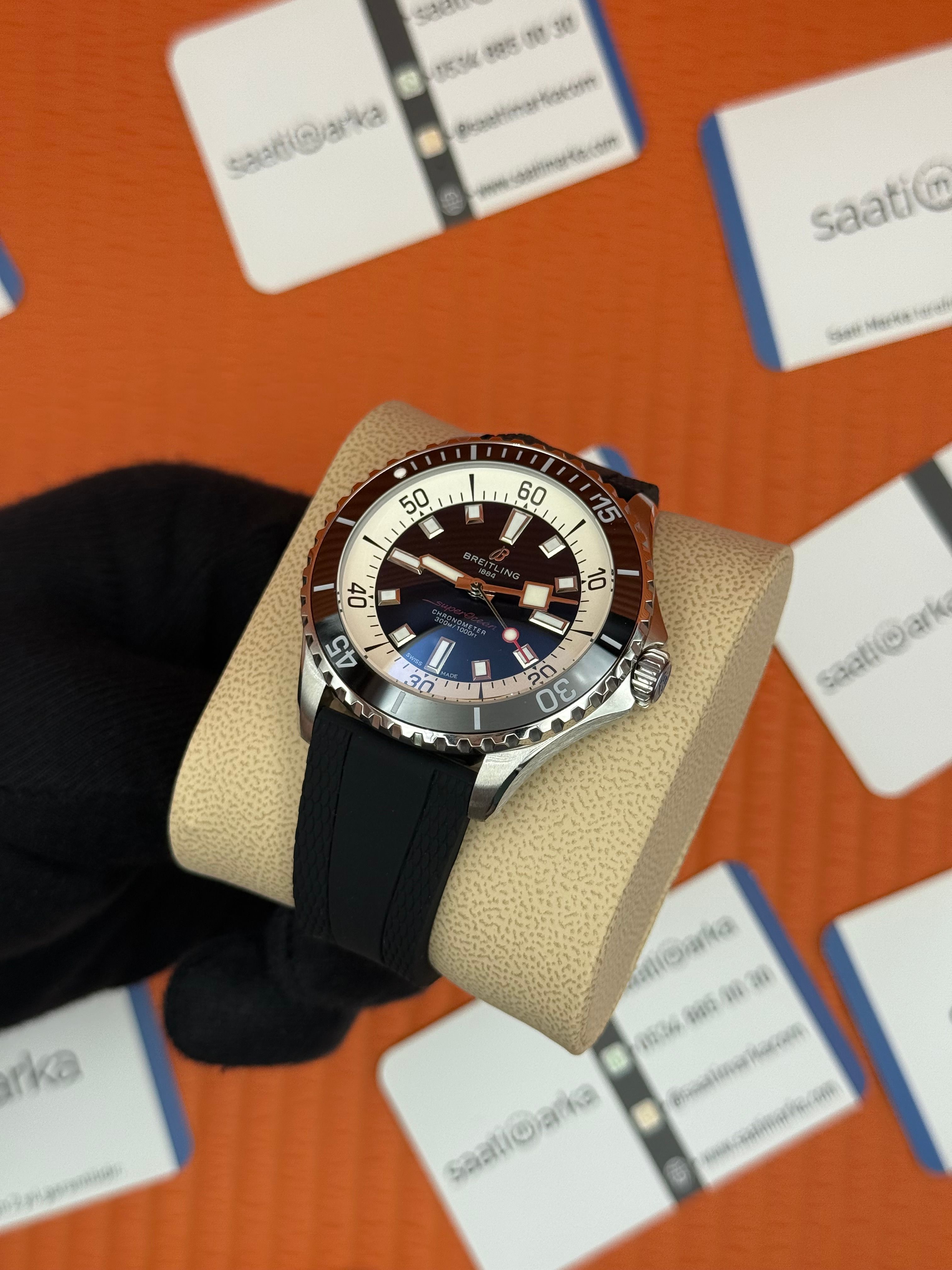 ROLEX Superocean siyah kauçuk kordon siyah kadran