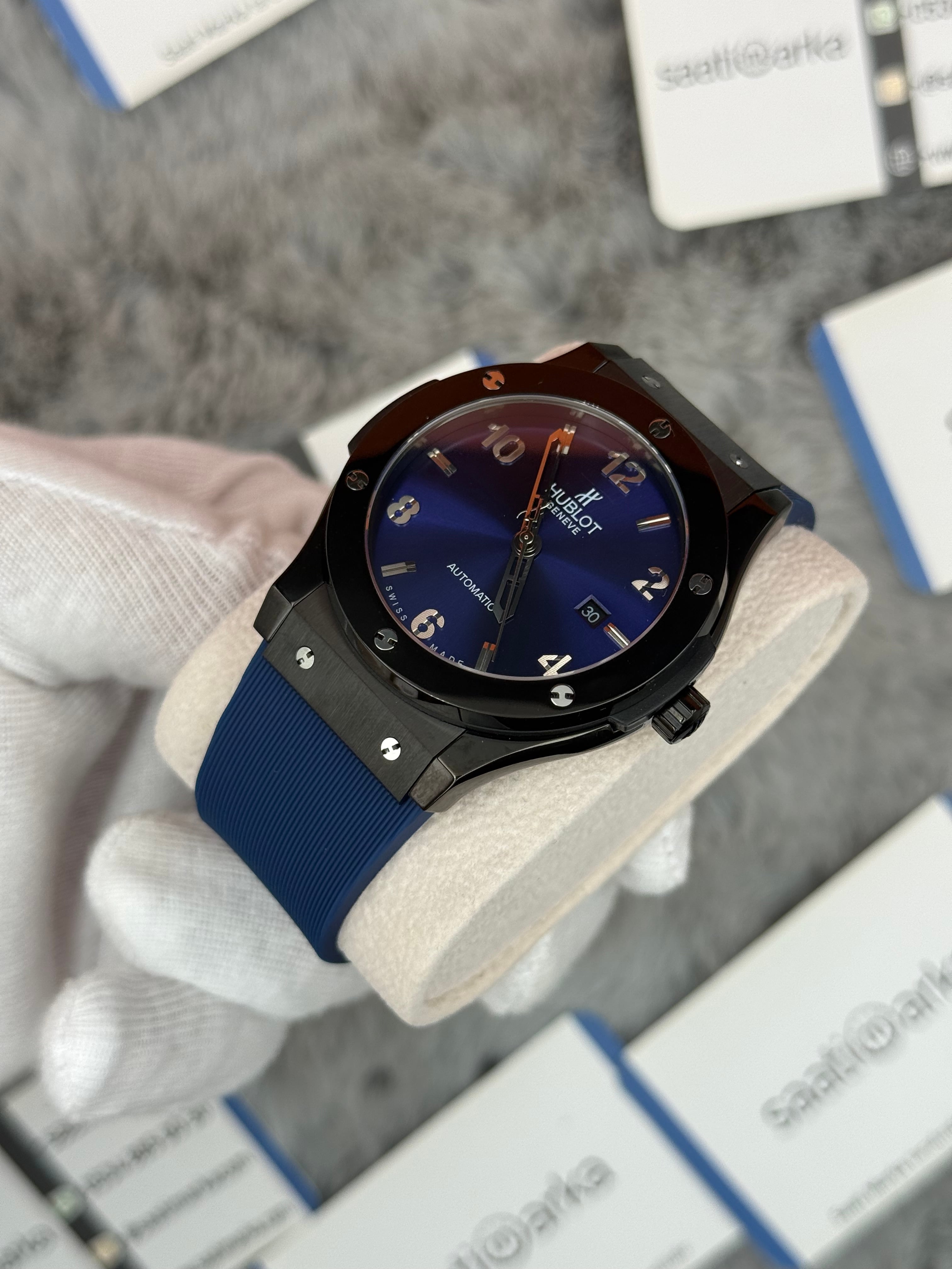 HUBLOT vendome 41mm siyah kasa mavi kadran mavi kauçuk kordon erkek kol saati
