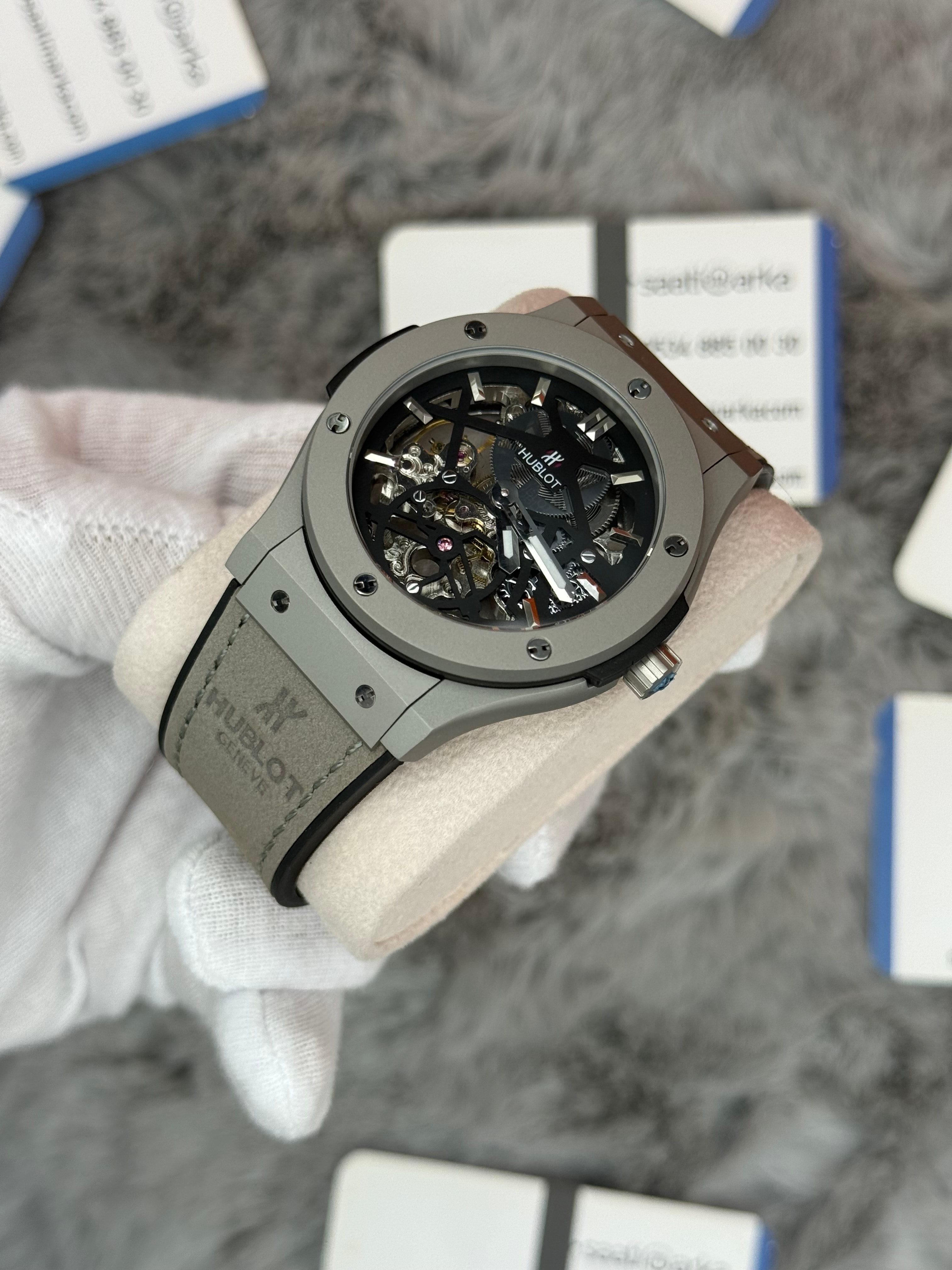 HUBLOT big bang tourbillon 41mm silver kasa gri deri kordon erkek kol saati