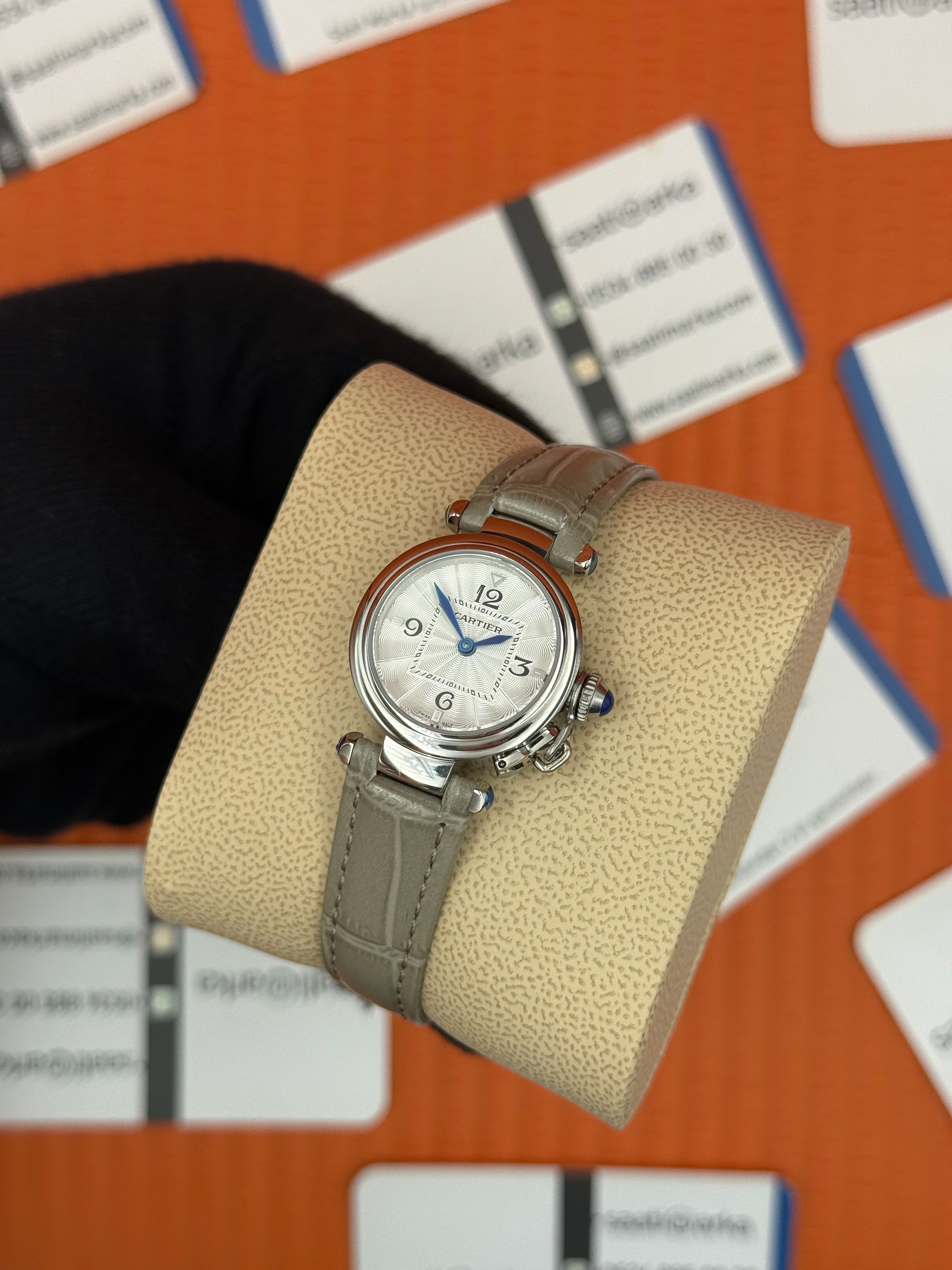 CARTIER Pasha 27mm kadın kol saati silver kasa gri deri kordon