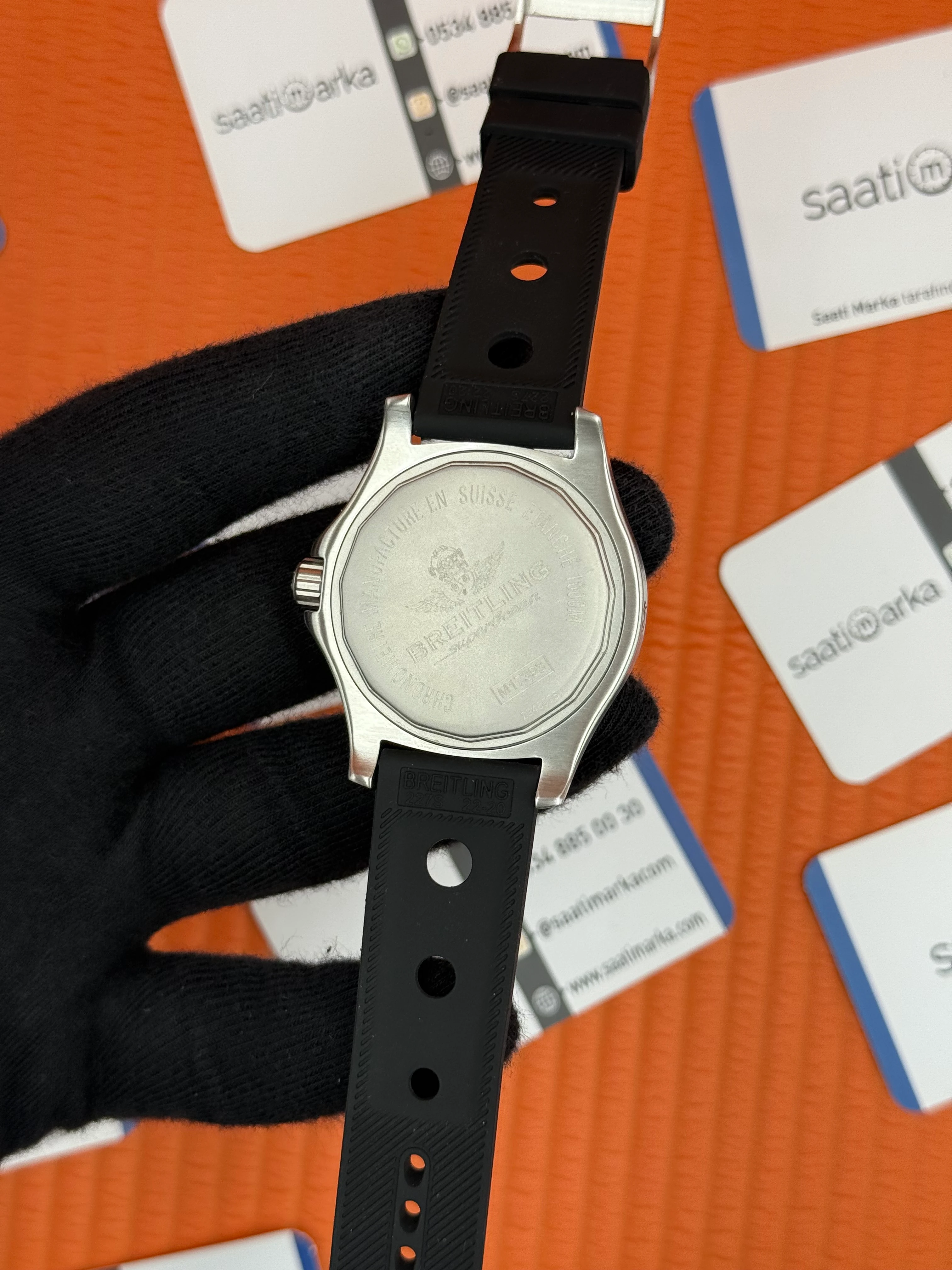 BREITLING Superocean black dial bezel siyah kauçuk kordon çelik kasa