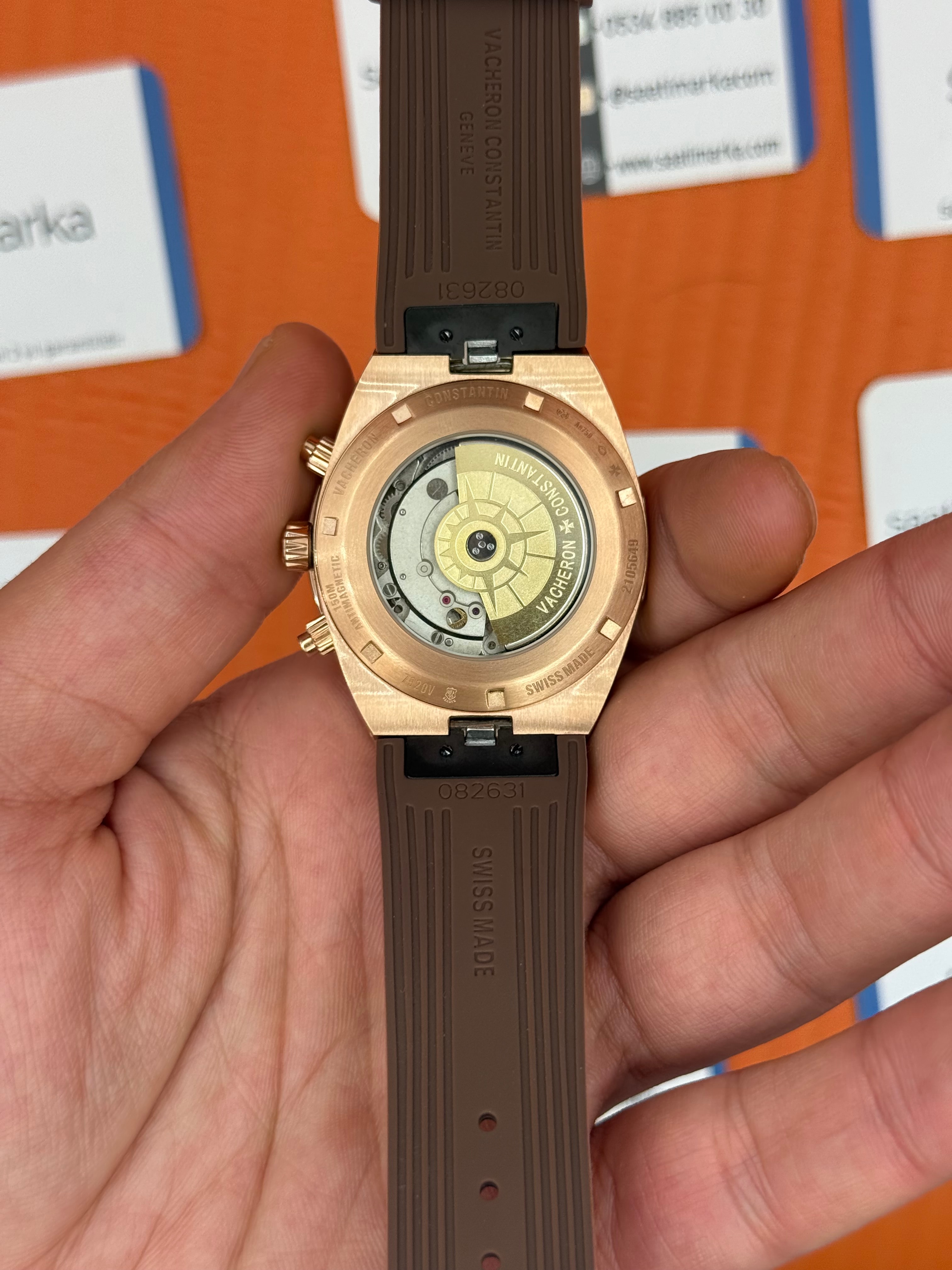 VACHERON CONSTANTIN overseas chronograph beyaz kadran rose kasa kahverengi kauçuk kordon erkek kol saati