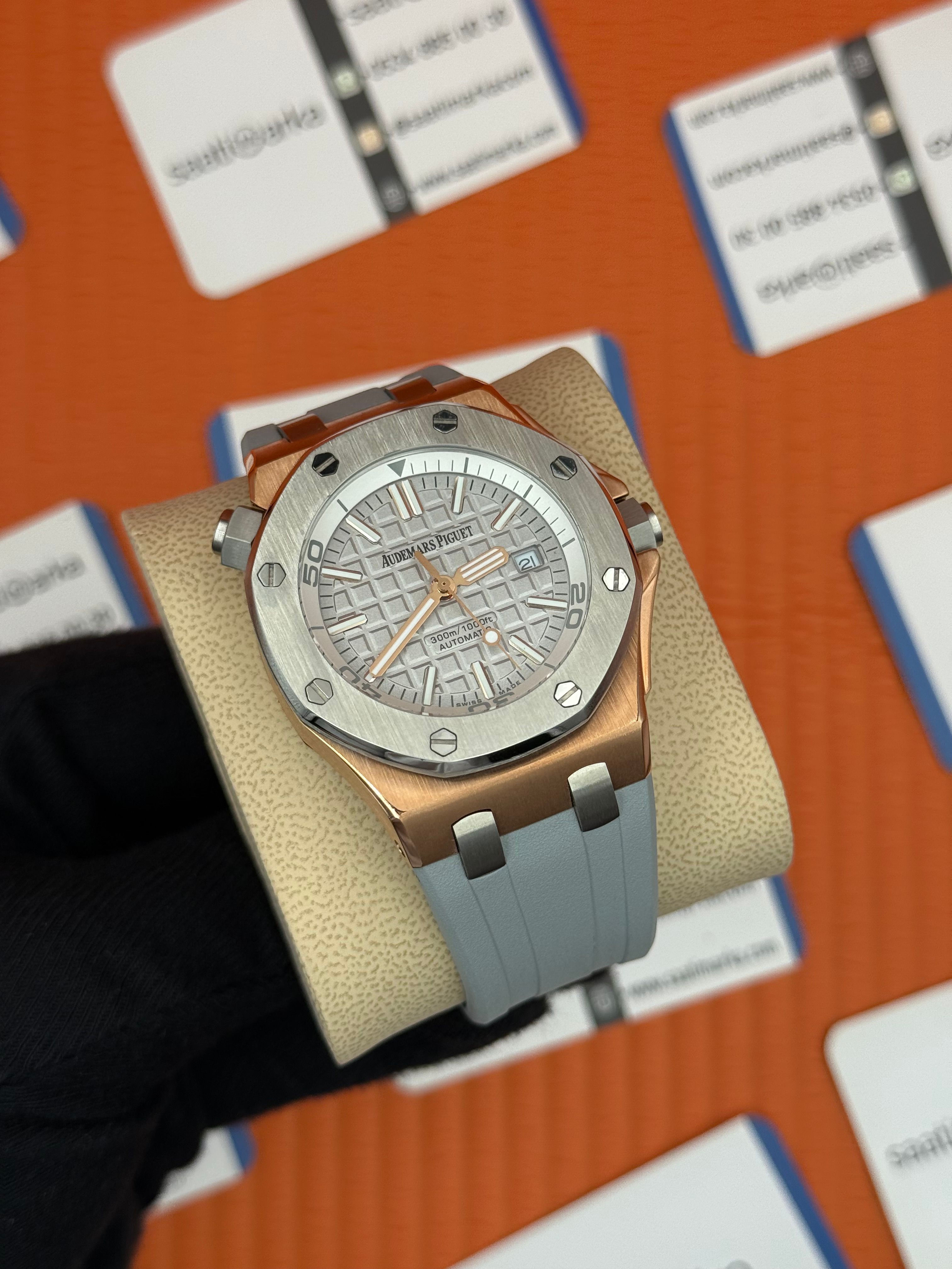 AUDEMARS PİGUET ROYAL OAK KAUÇUK GRİ KORDON OTOMATİK MEKANİZMA 