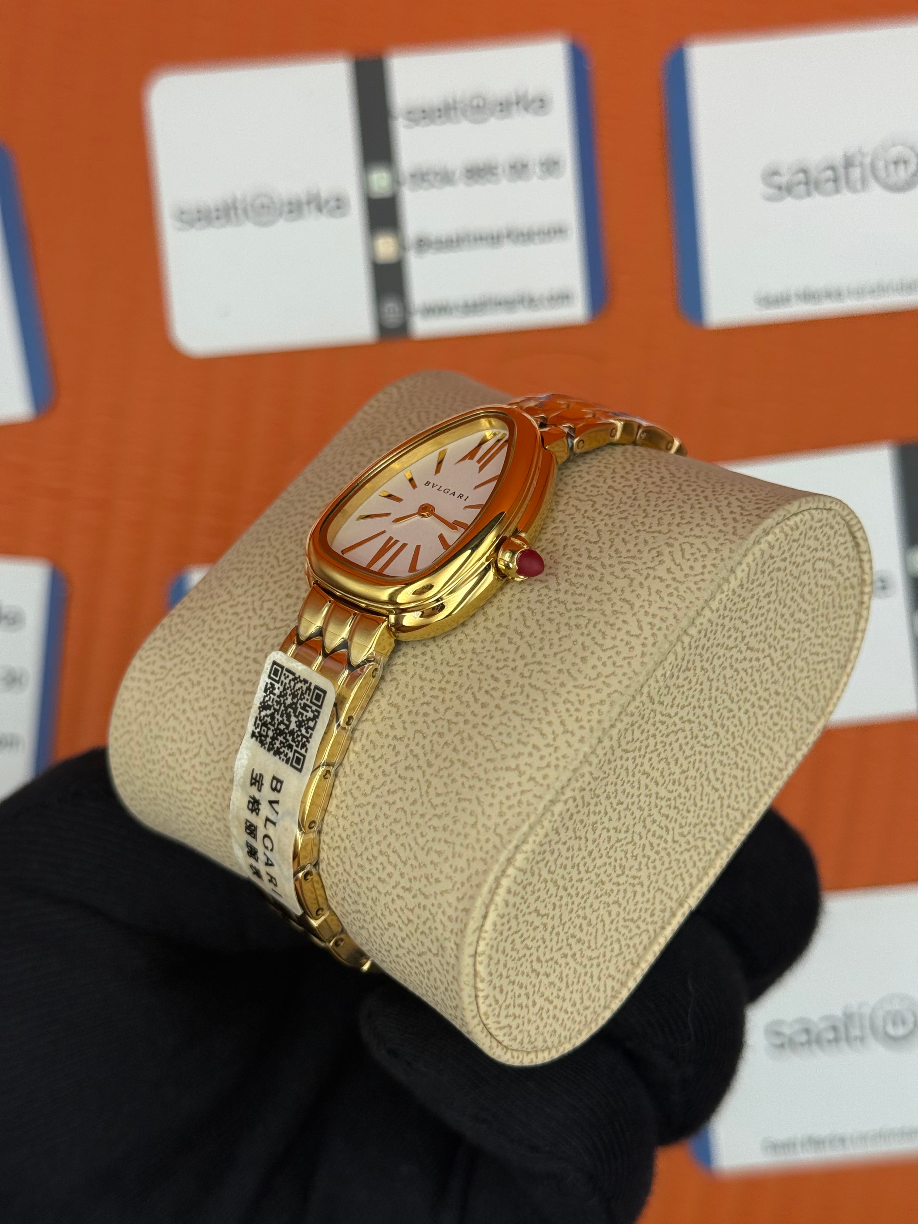 BVLGARİ serpenti seduttori beyaz kadran gold kasa kordon kadın kol saati