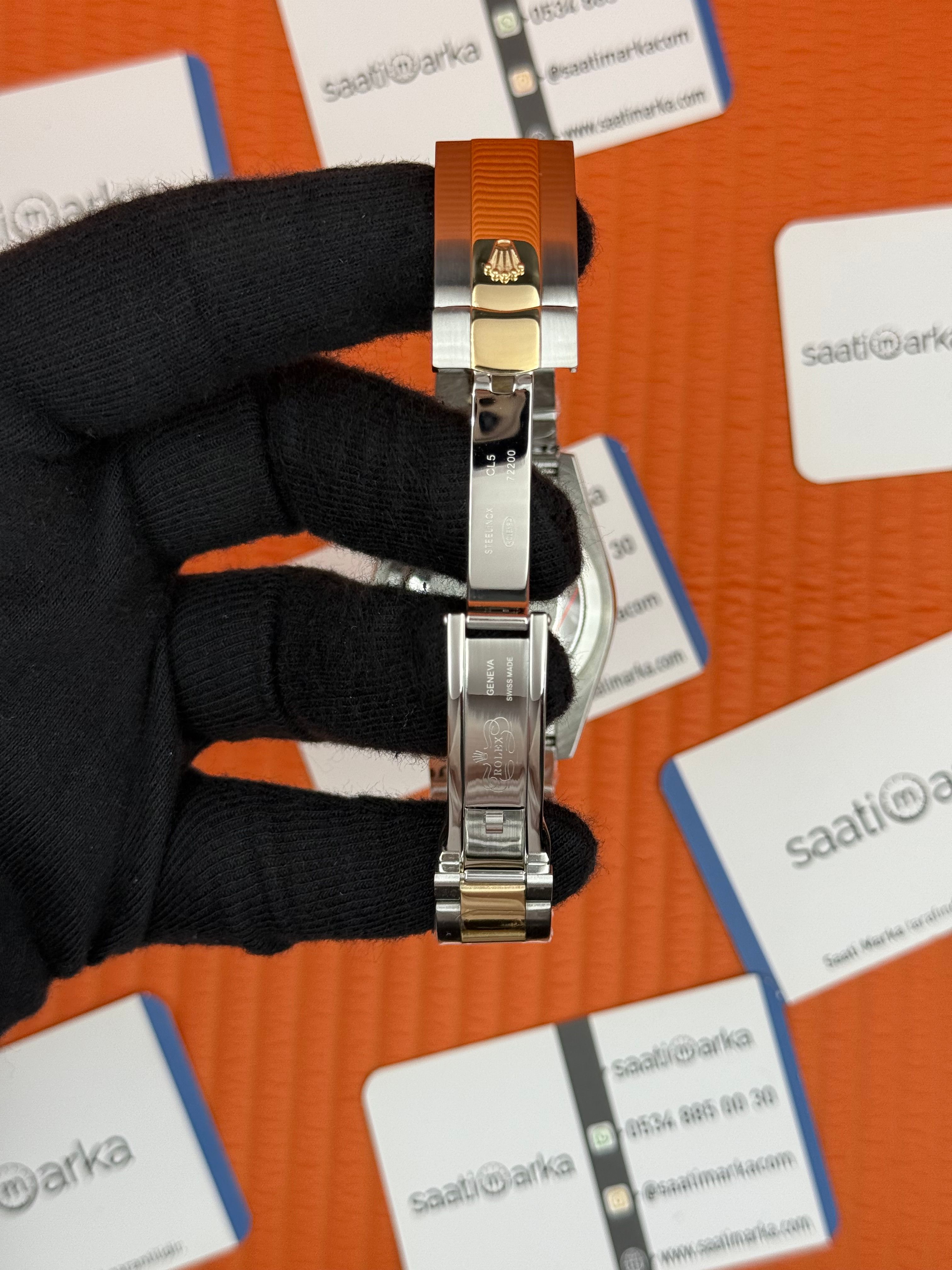 ROLEX Sky Dweller champagne dial oyster kordon gold silver kasa-kordon