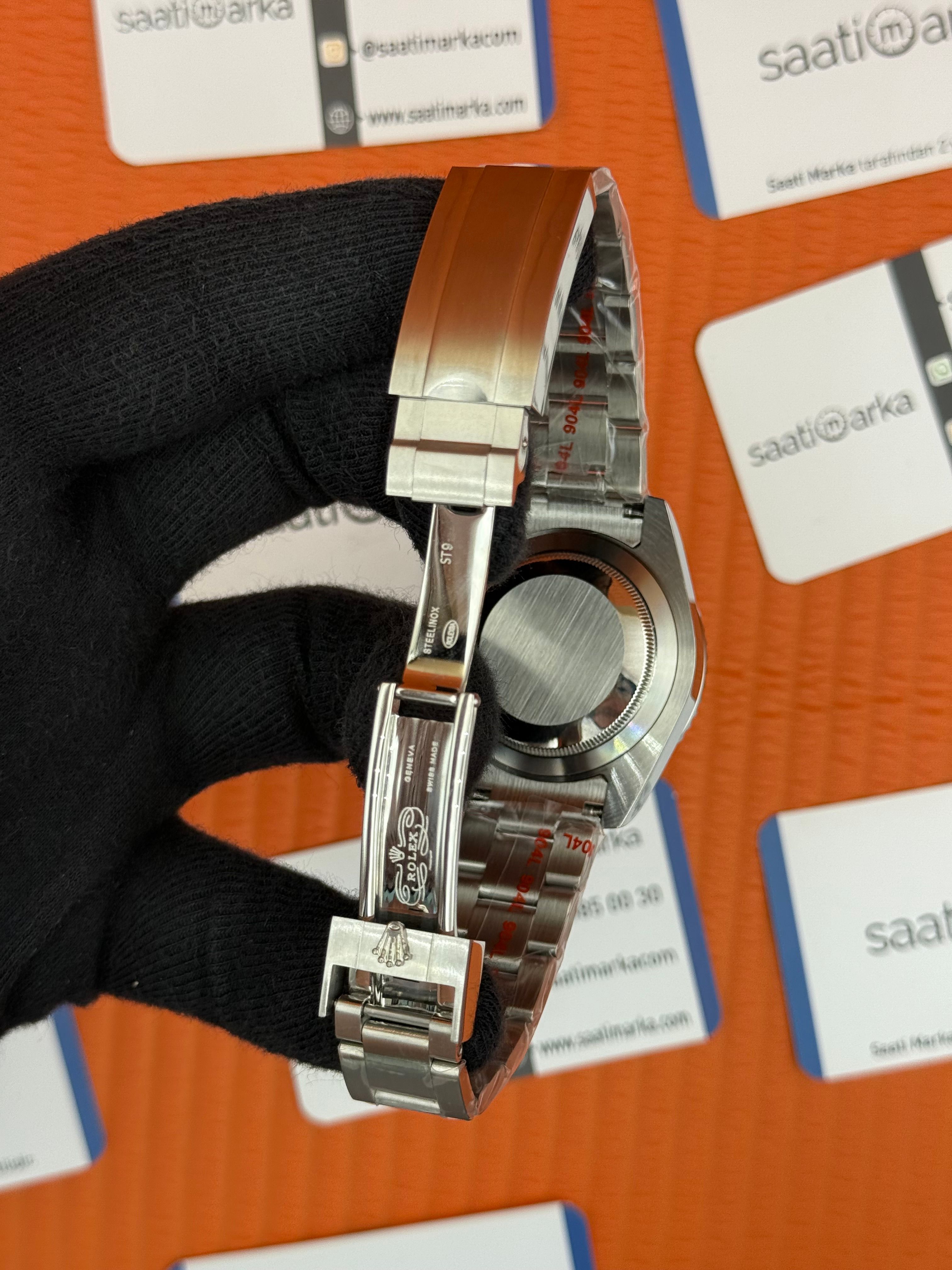 ROLEX Submariner taşlı bezel green dial silver oyster kordon
