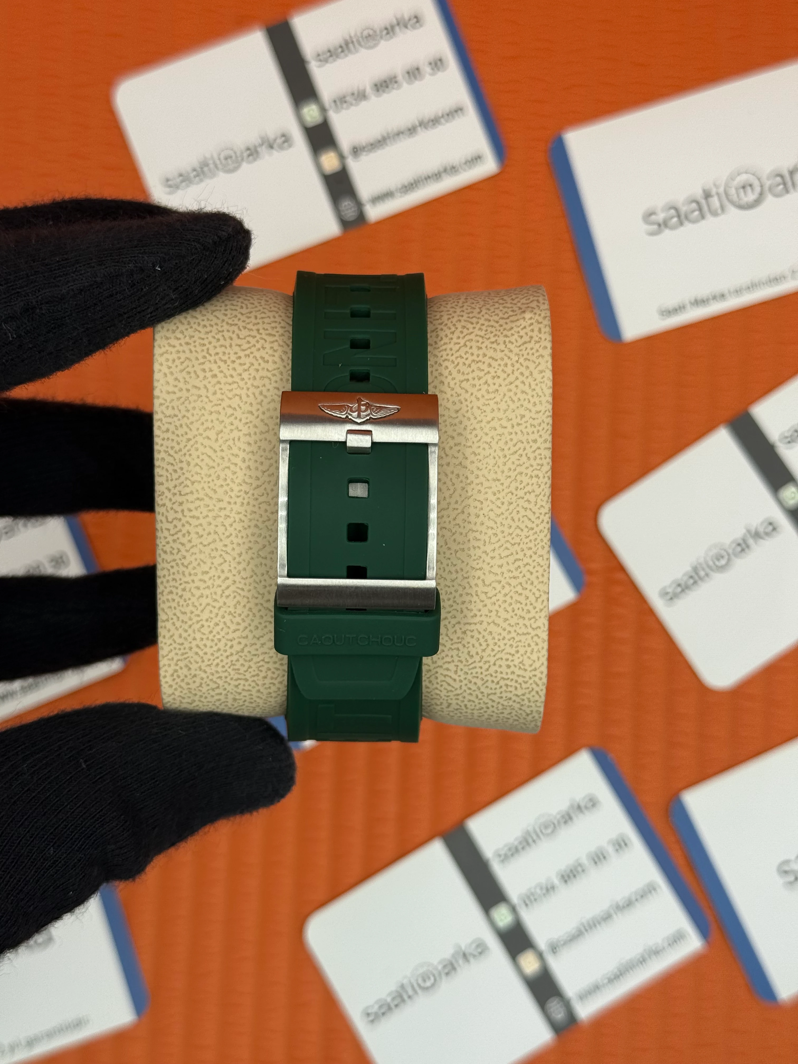 BREITLING Endurnace yeşil kauçuk kordon siyah kadran çelik kasa