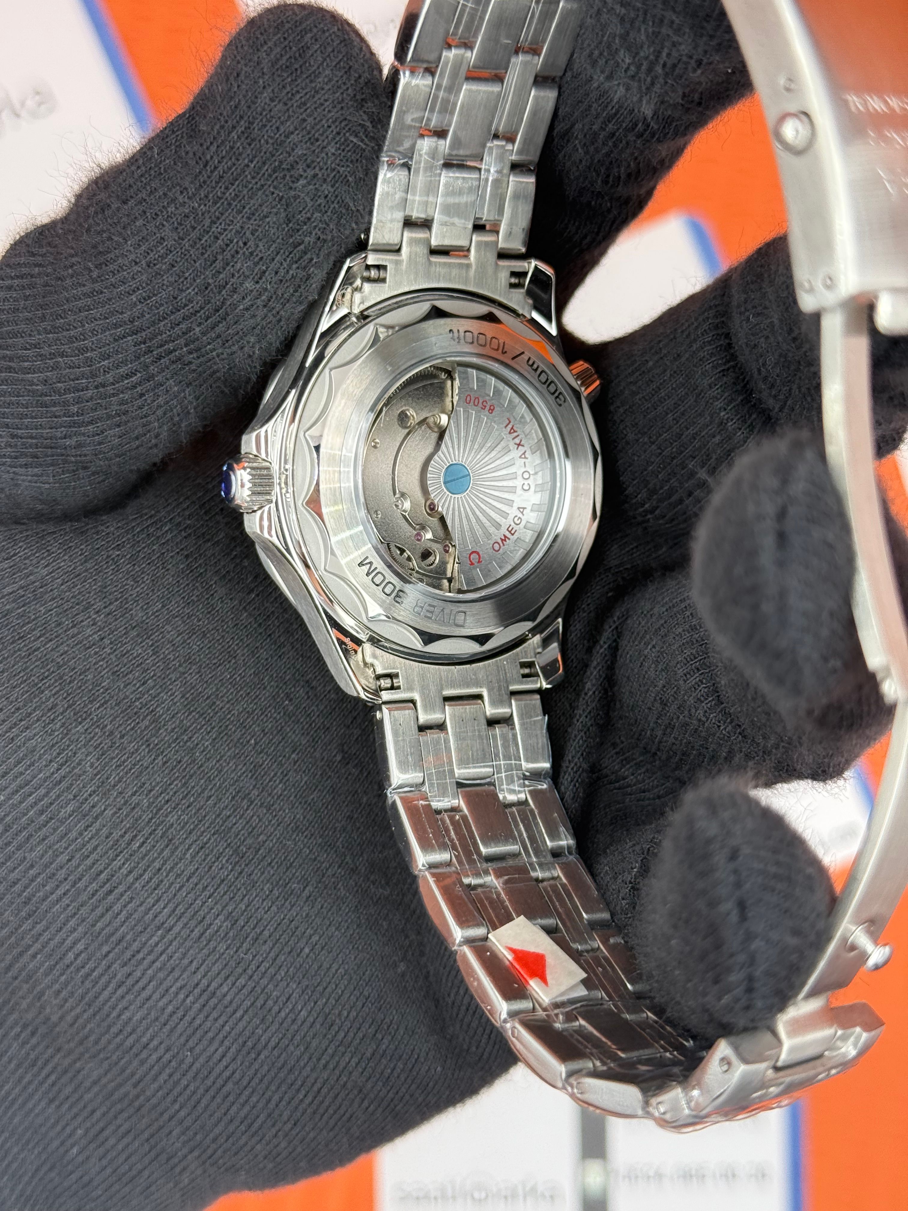 OMEGA SEAMASTER SİYAH KADRAN SİYAH BEZEL SİLVER KASA KORDON 