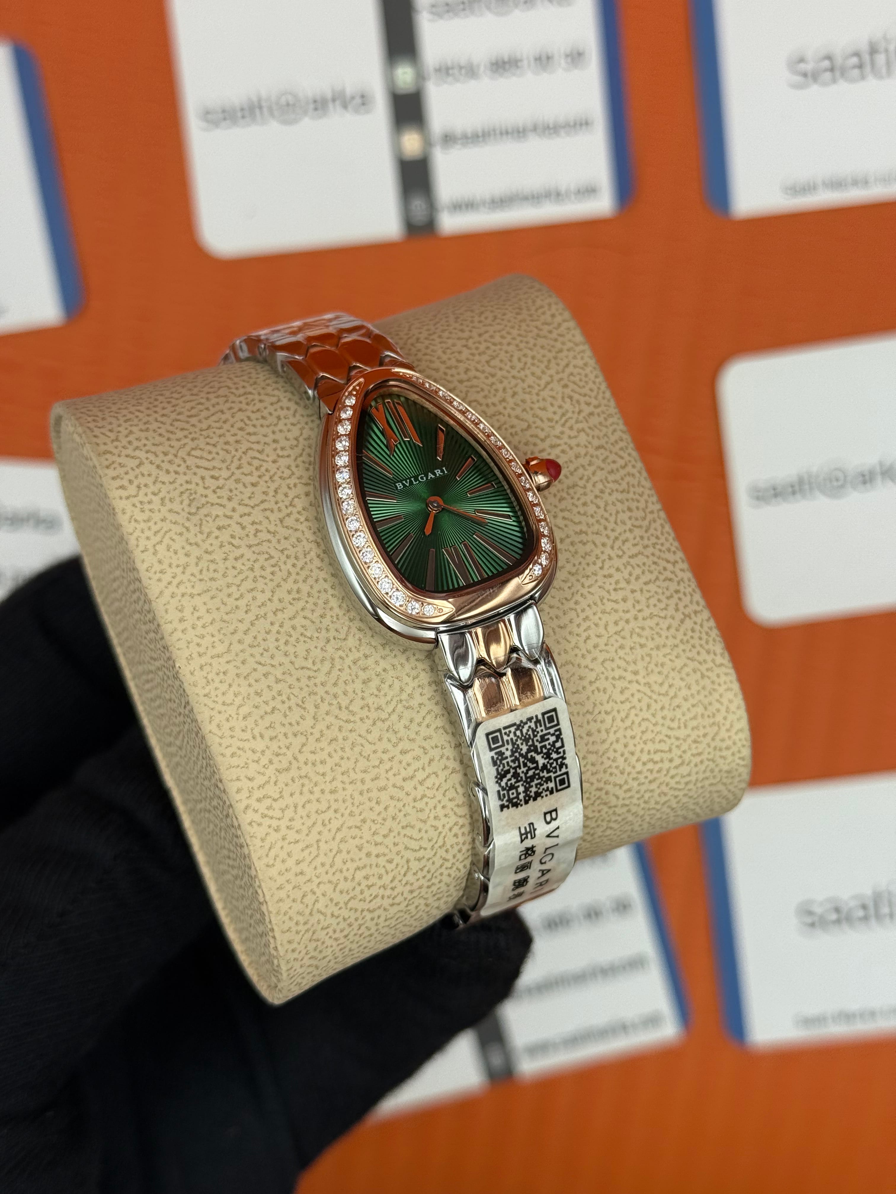 BVLGARİ serpenti seduttori taşlı bezel yeşil kadran rose kasa kordon kadın kol saati