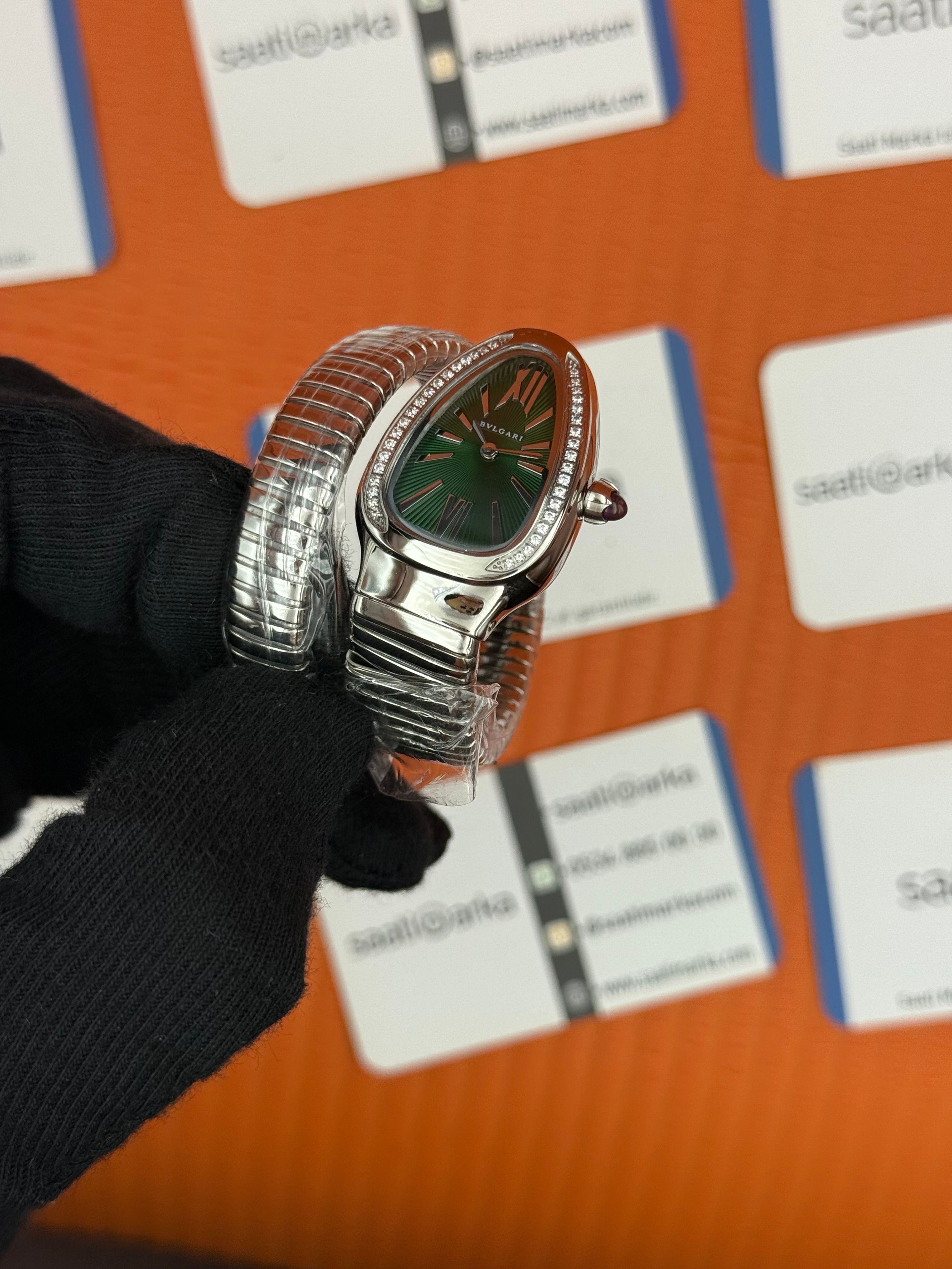 BVLGARİ serpenti tek sarma silver kordon taşlı bezel yeşil kadran kadın kol saati