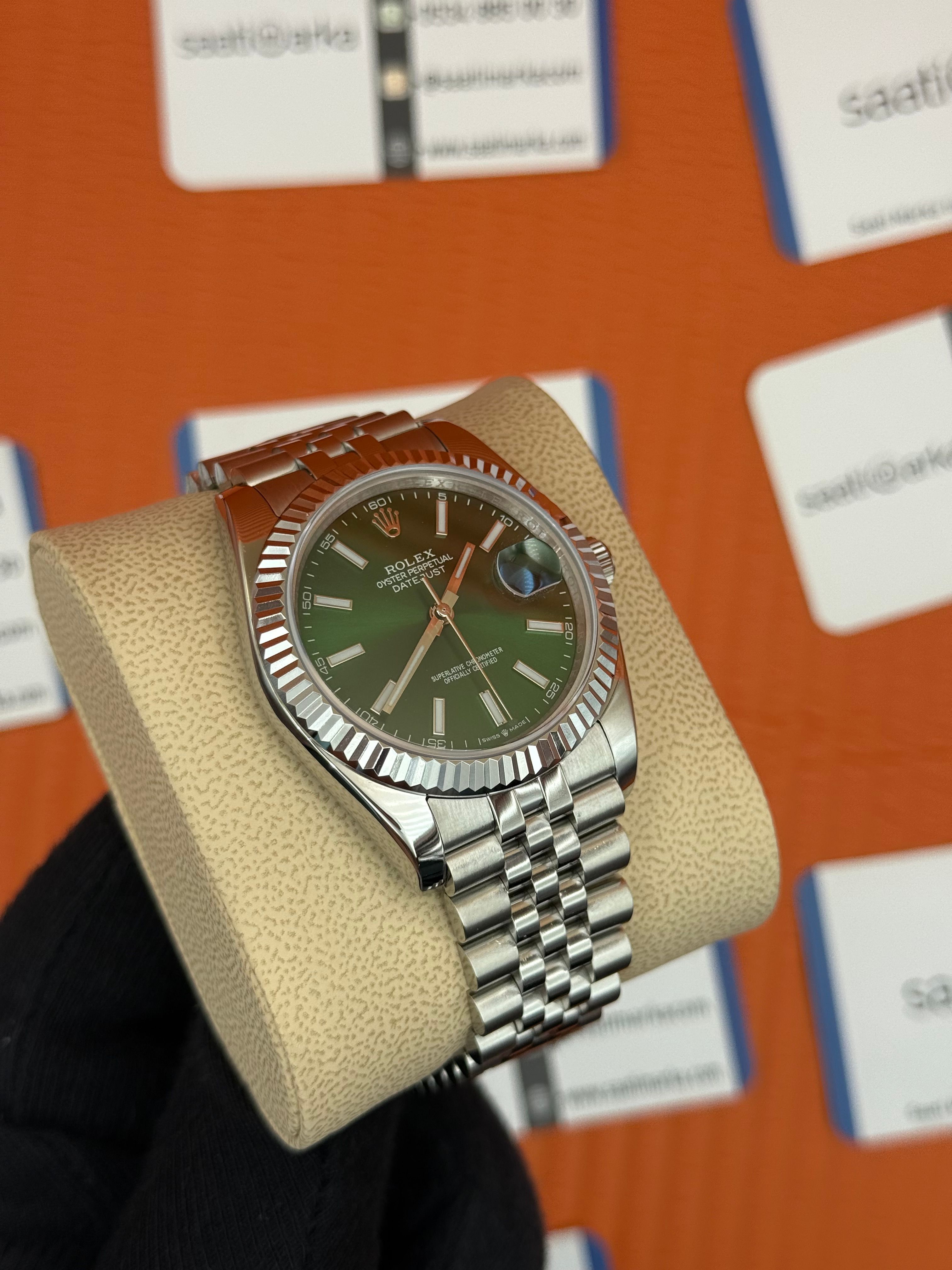ROLEX Datejust green dial silver jubilee kordon