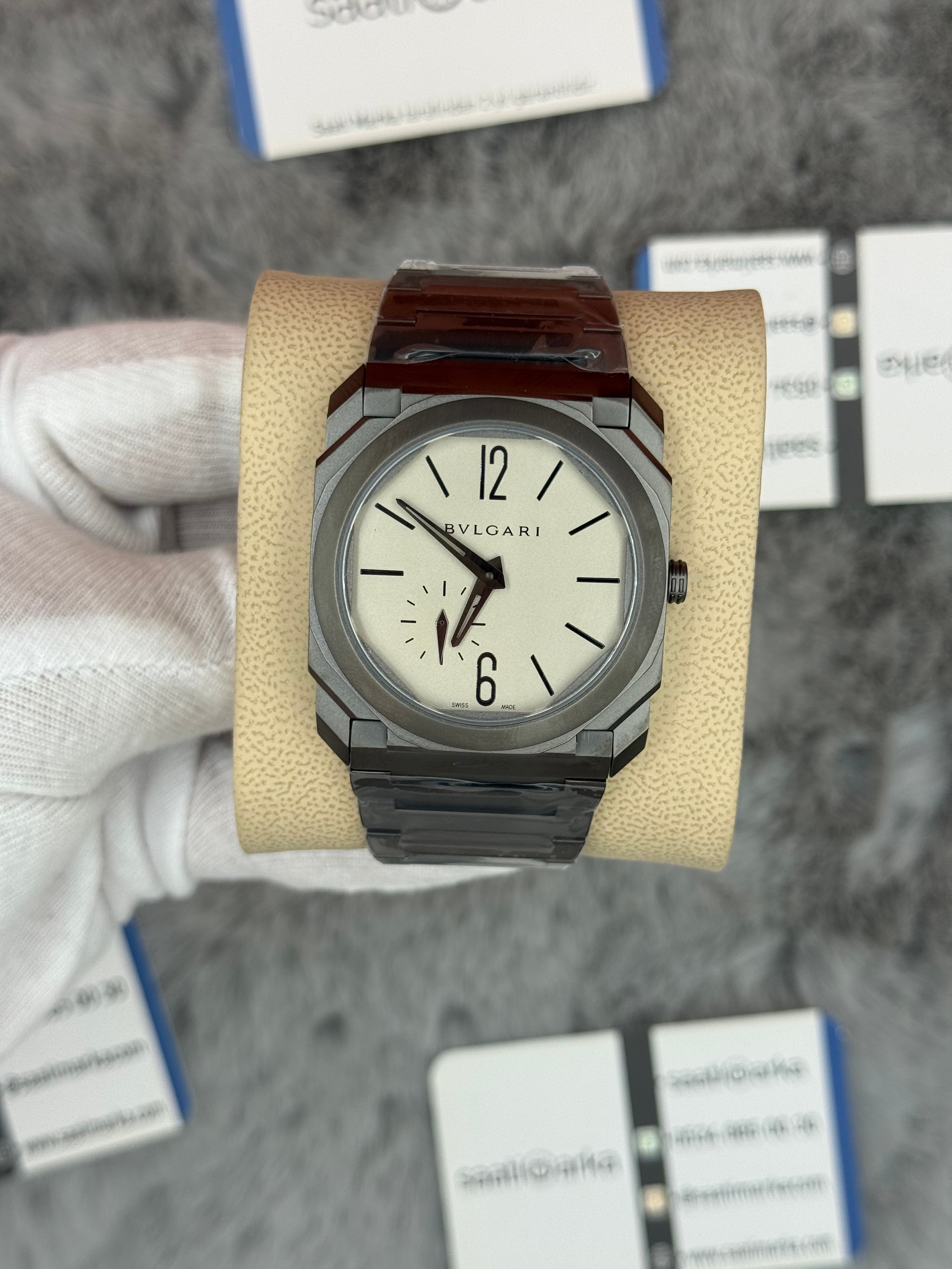 BVLGARİ octo antrasit 40mm erkek kol saati