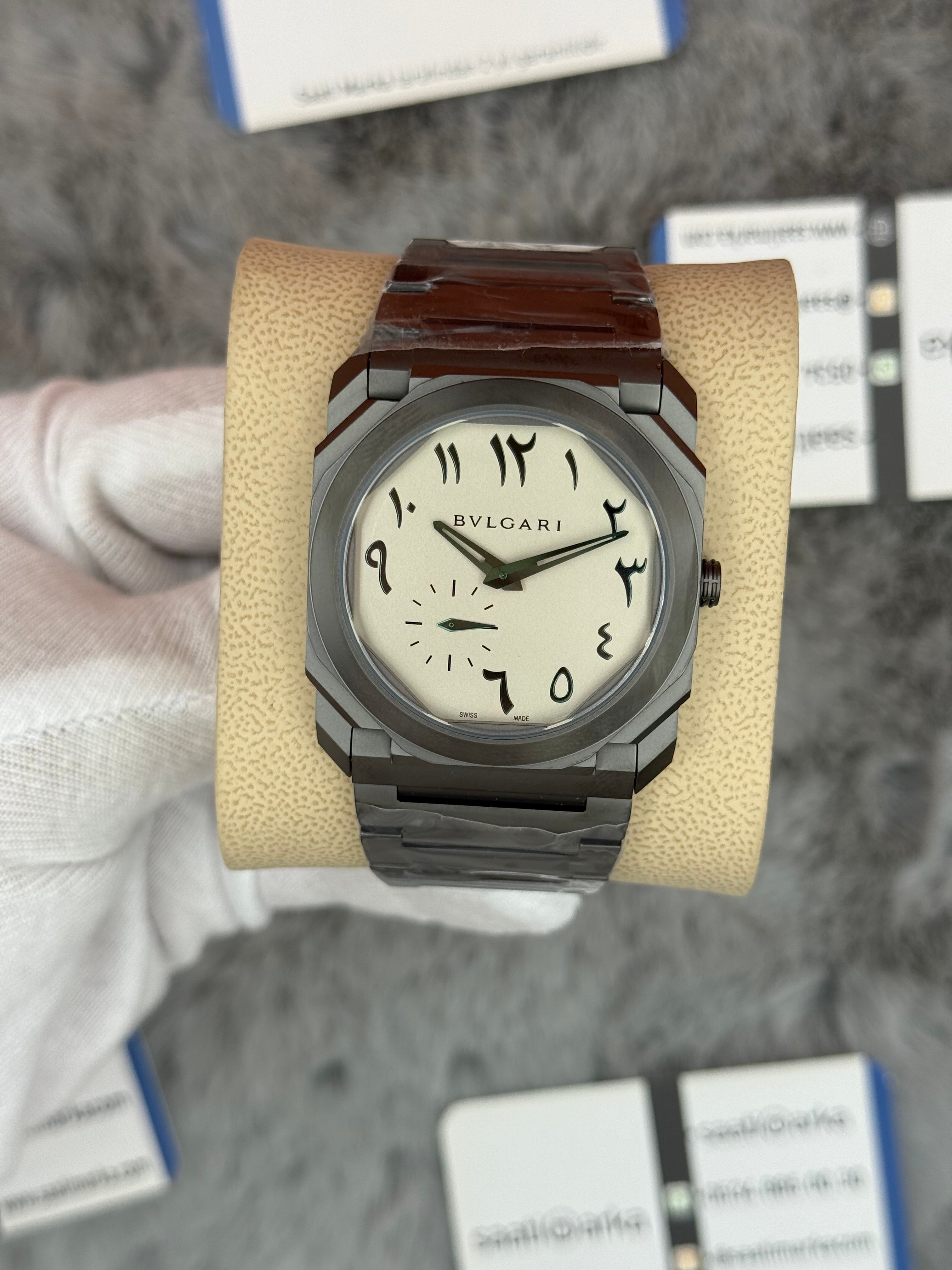 BVLGARİ octo 40mm arapça indeksli fosforlu erkek kol saati